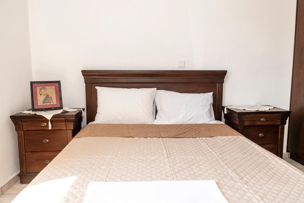 Timbaki'Theodosia'T Brothers