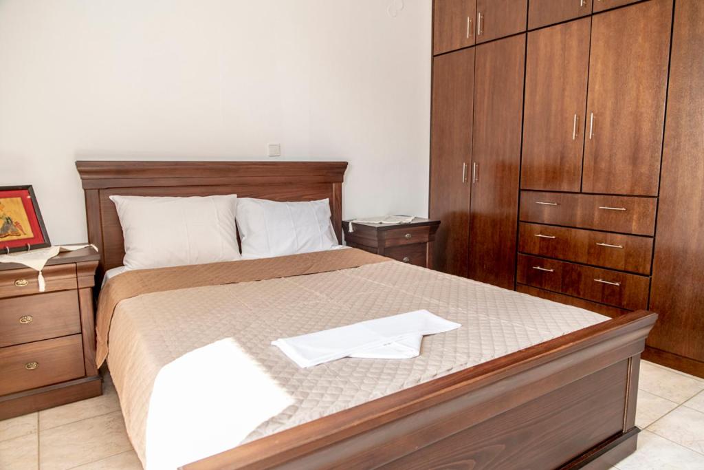 Timbaki'Theodosia'T Brothers