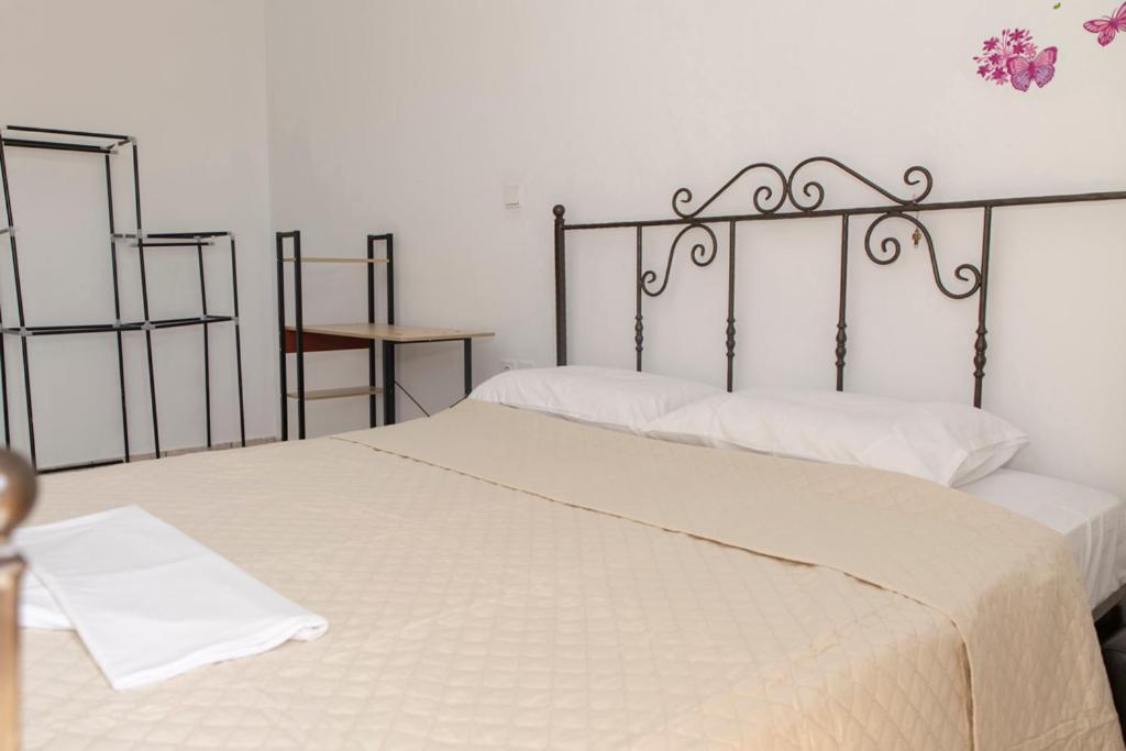 Timbaki'Theodosia'T Brothers