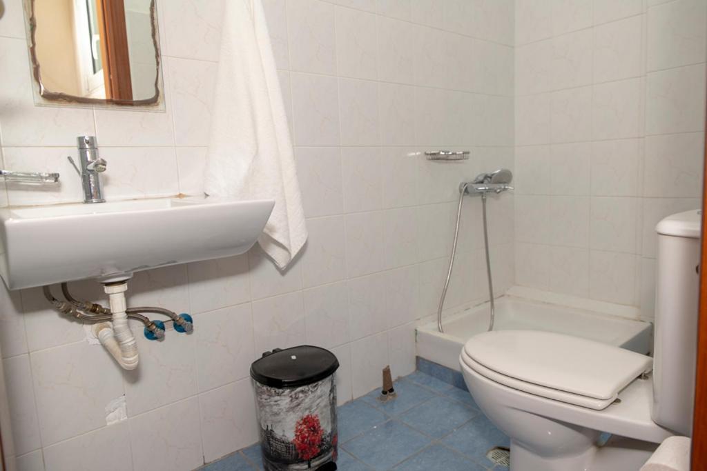 Timbaki'Theodosia'T Brothers