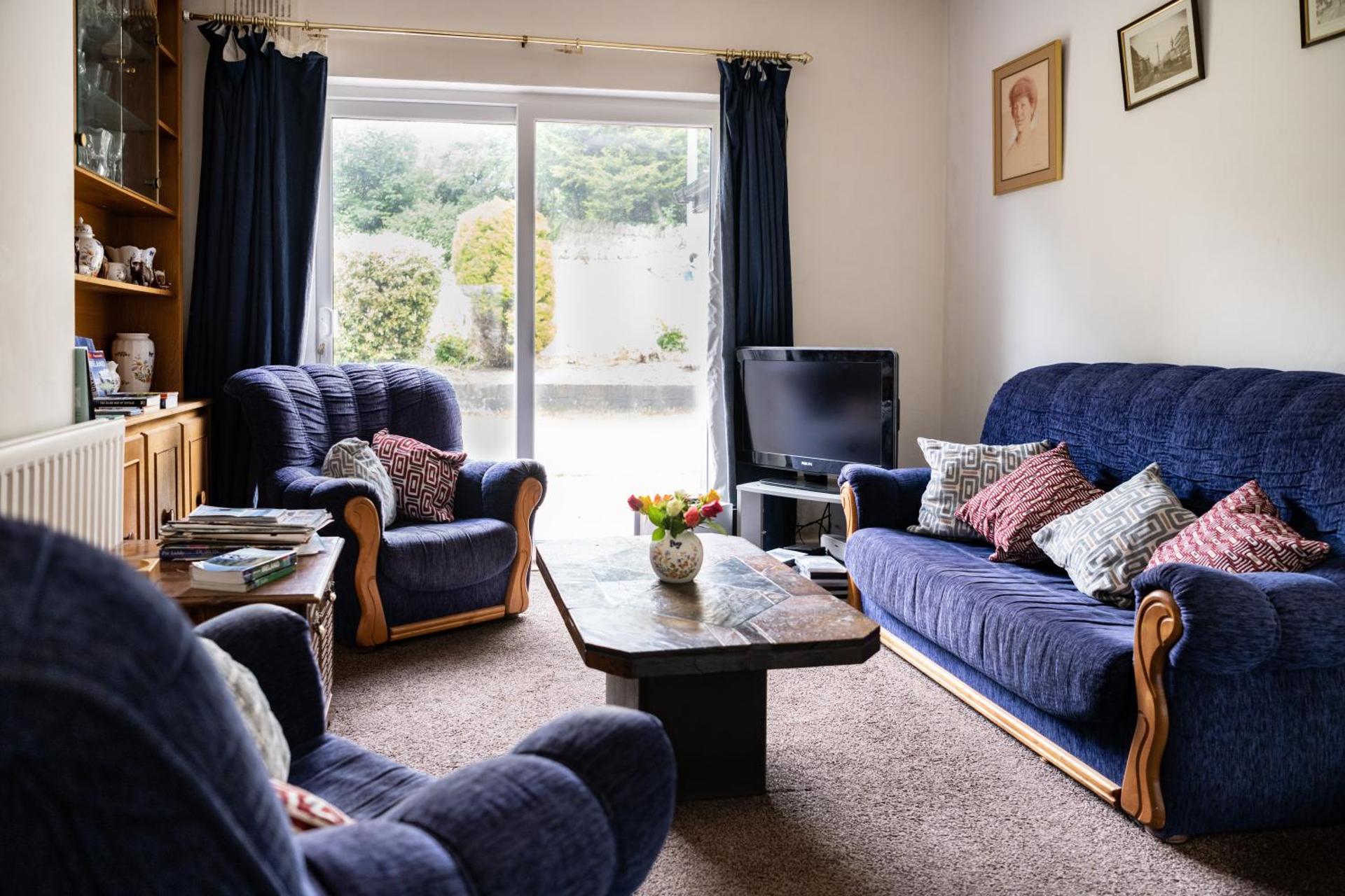 Communal lounge/ TV room