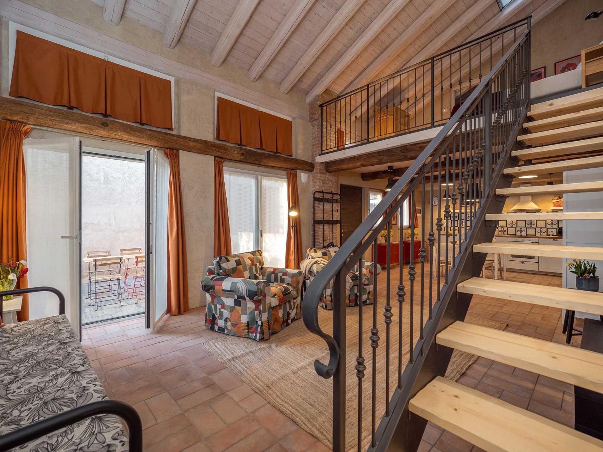 Communal lounge/ TV room