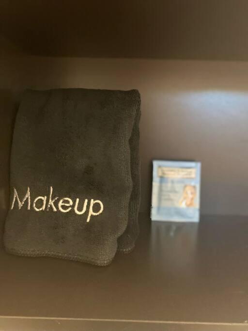 Cozy 2-bedroom Farmhouse with parking on premise