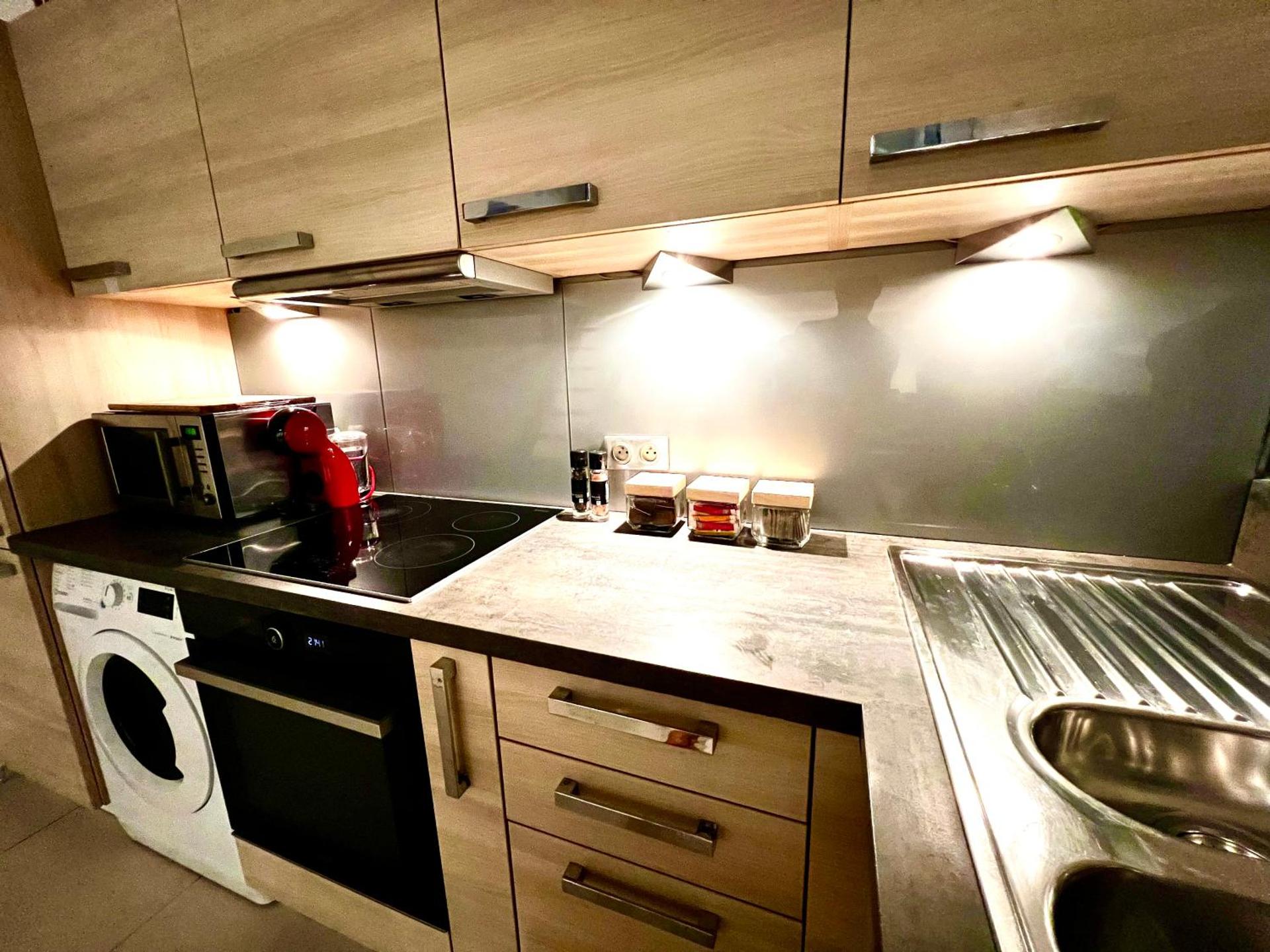 Kitchen or kitchenette