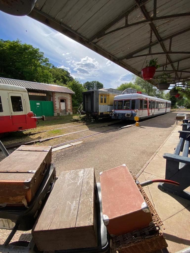 Gîte du Silo Loft atypique ,Tournesol , spa&piscine couverte
