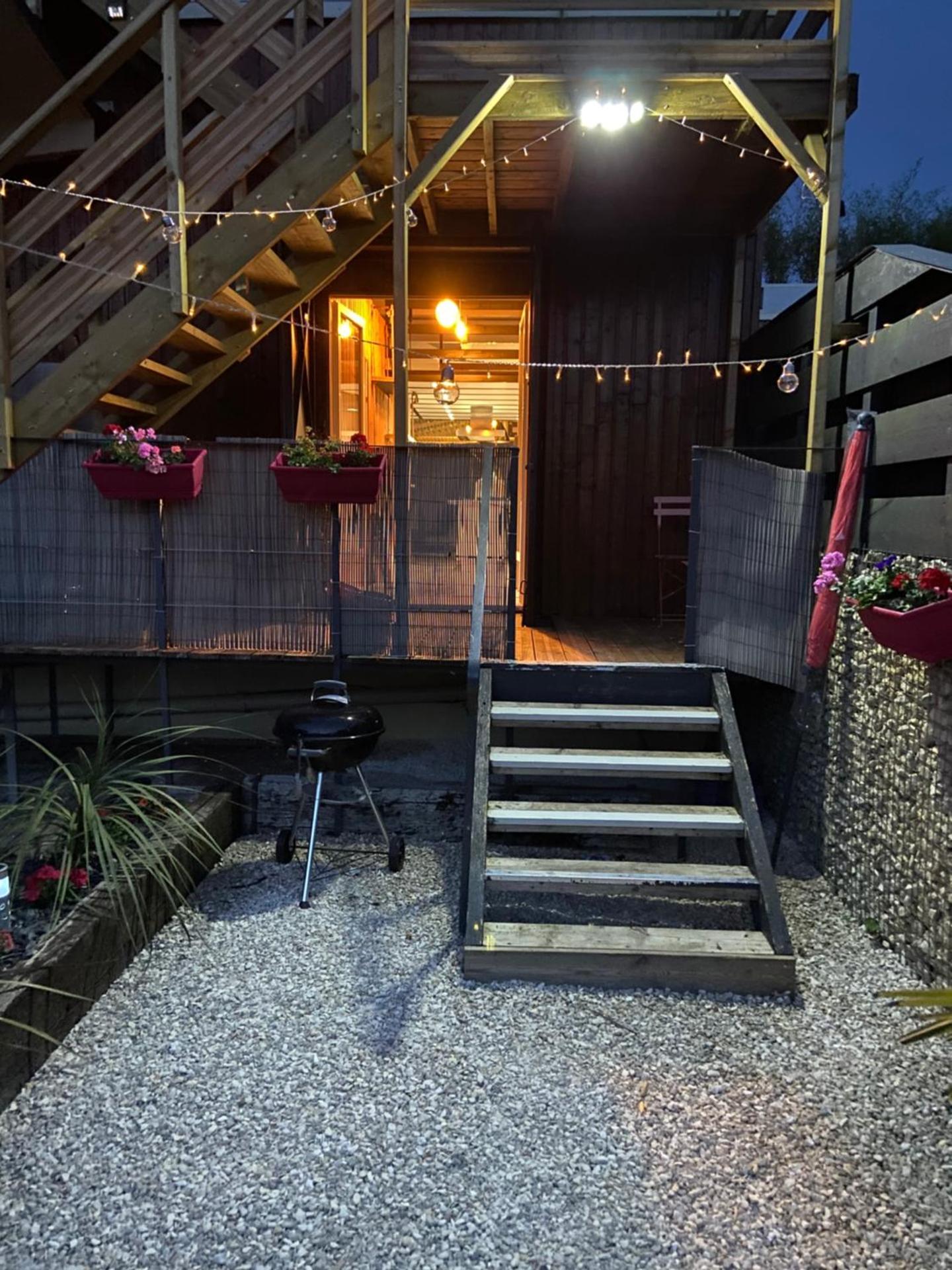 Gîte du Silo Loft atypique ,Tournesol , spa&piscine couverte