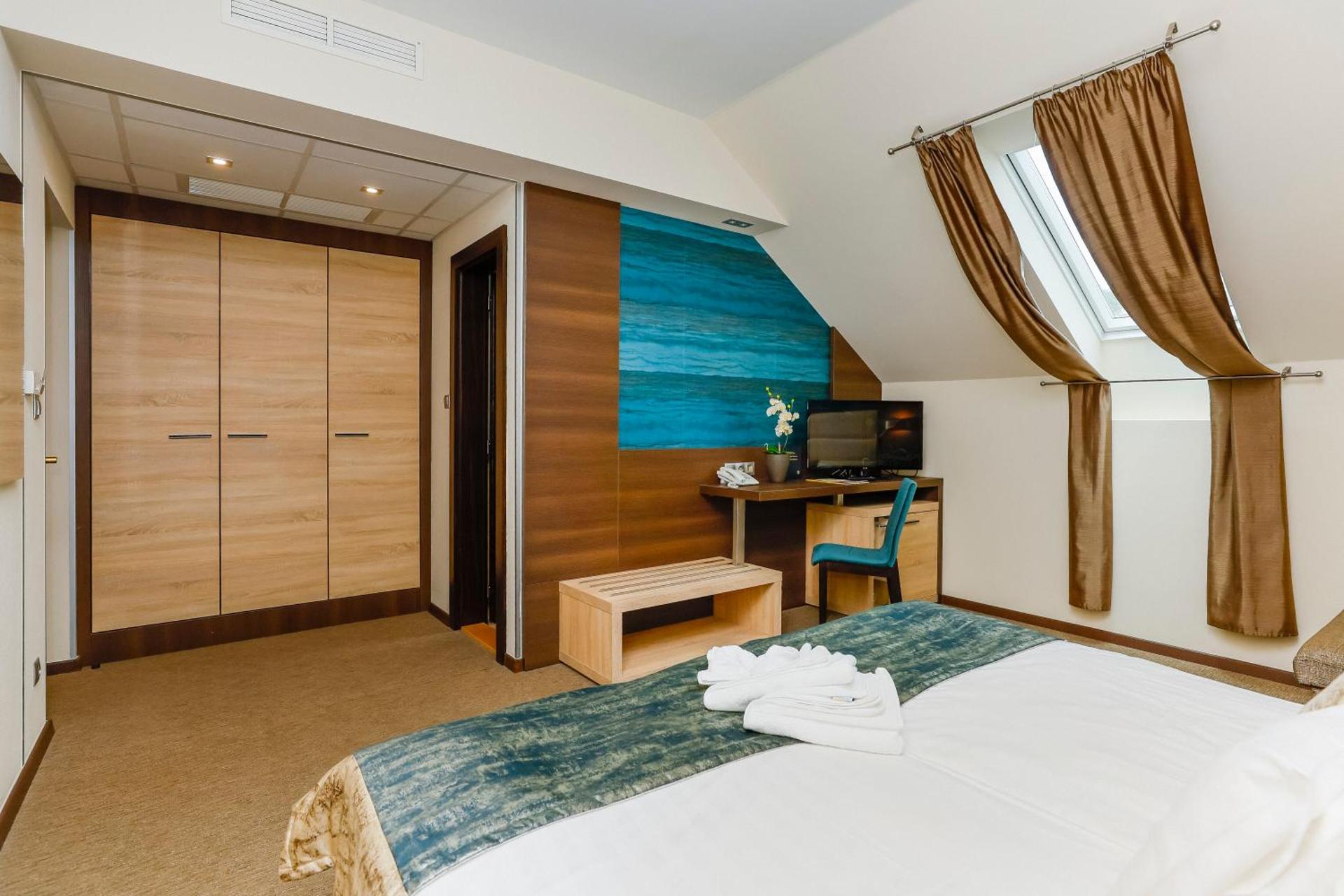 Superior Double Room with Extra Bed - Attic