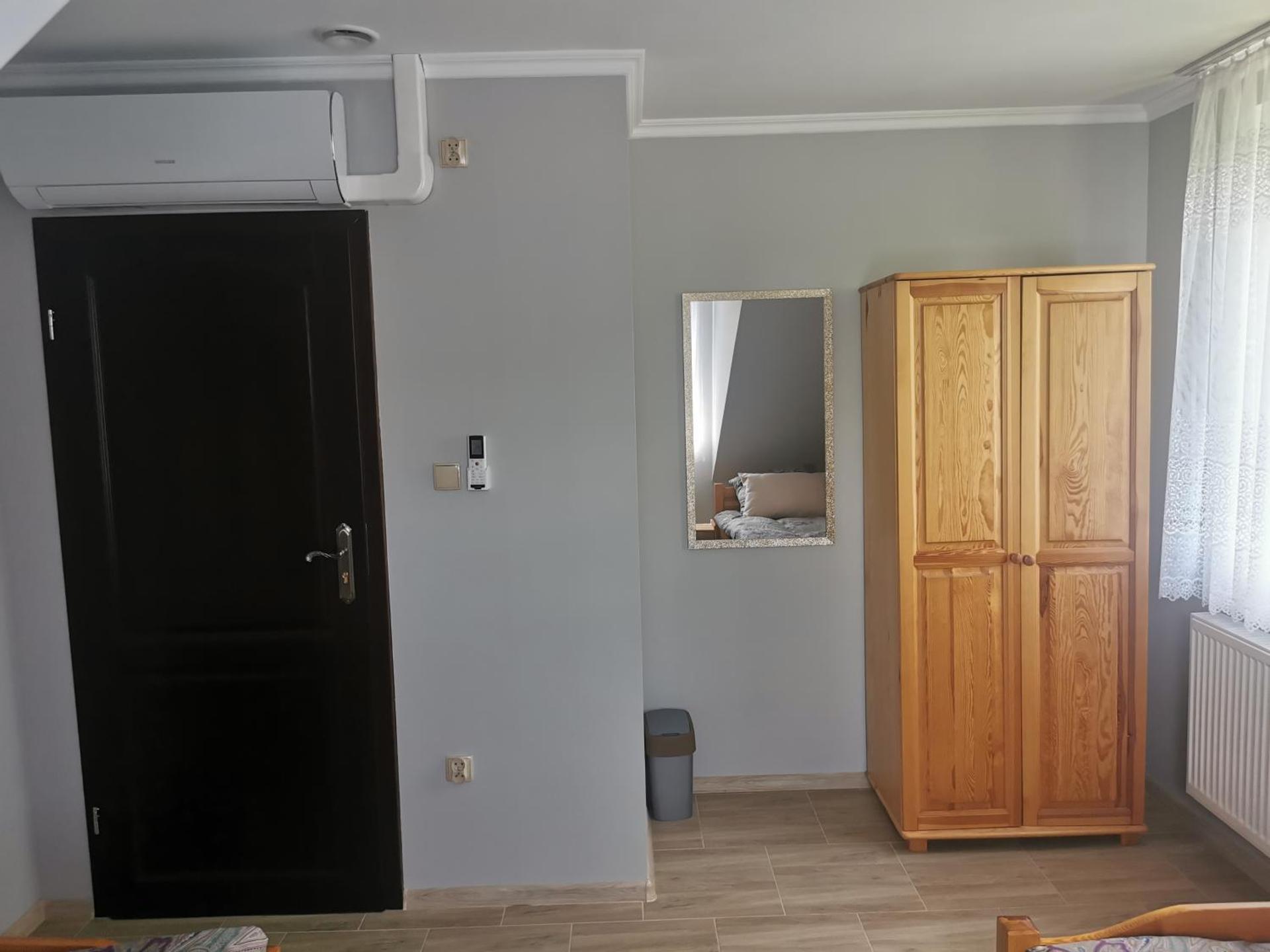 Camera Tripla Basic con Bagno in Comune