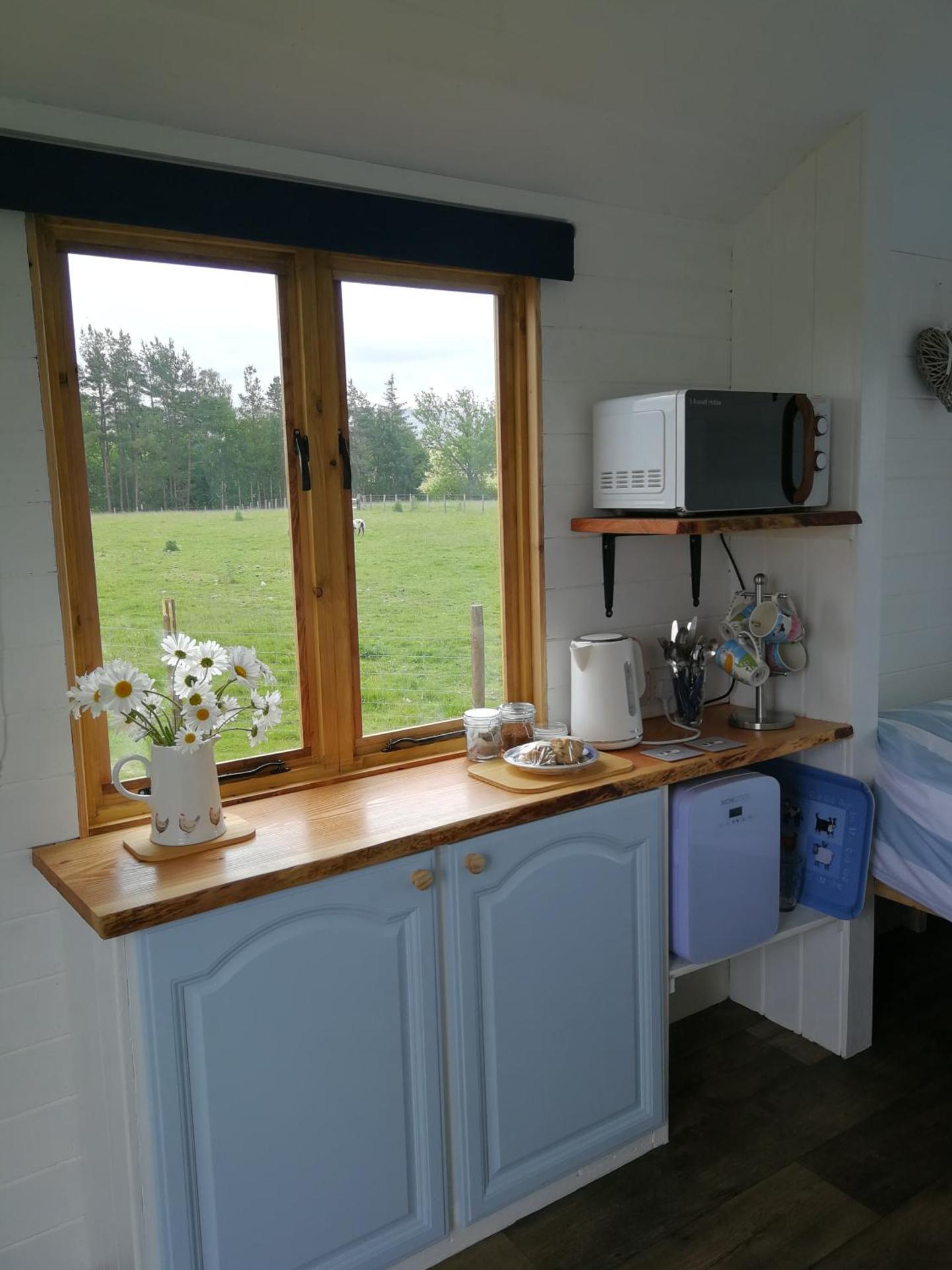 Sunny Mount Shepherd's Hut