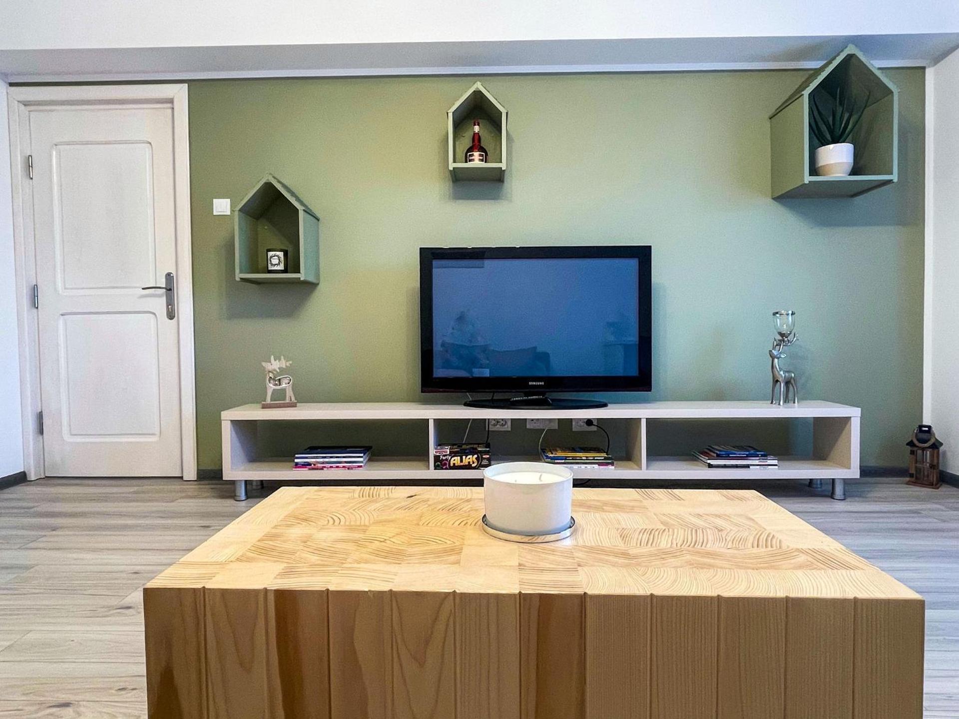 Communal lounge/ TV room