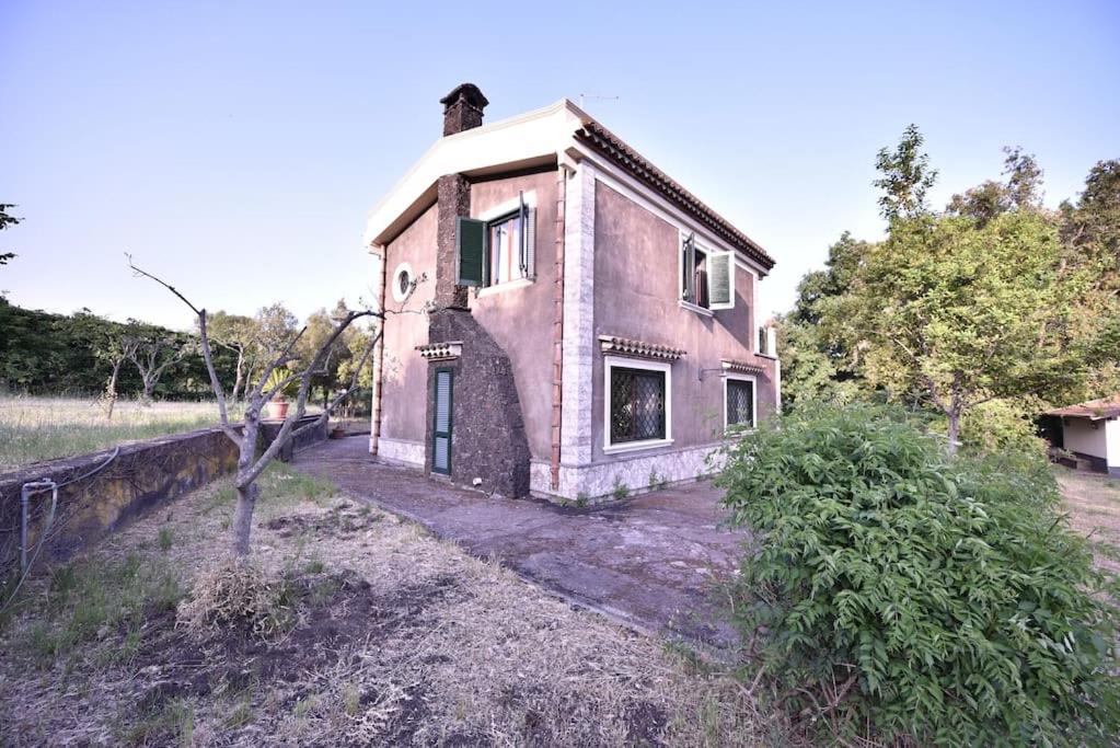 Villa Caterina, alle pendici del Vulcano Etna
