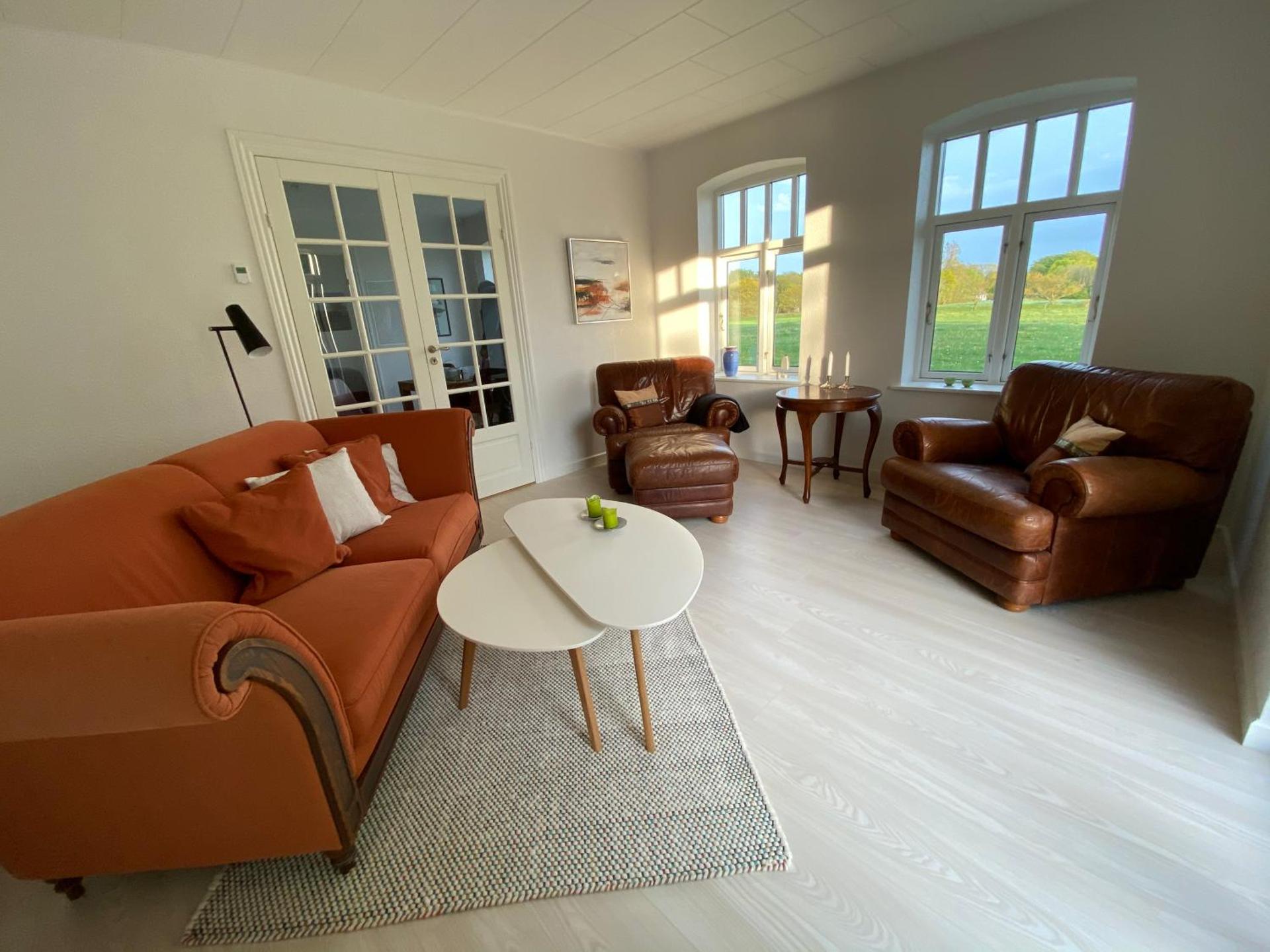 Communal lounge/ TV room