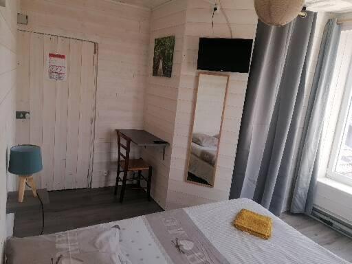 HOTEL DE LA GARE " Chez Hervé et Manu "