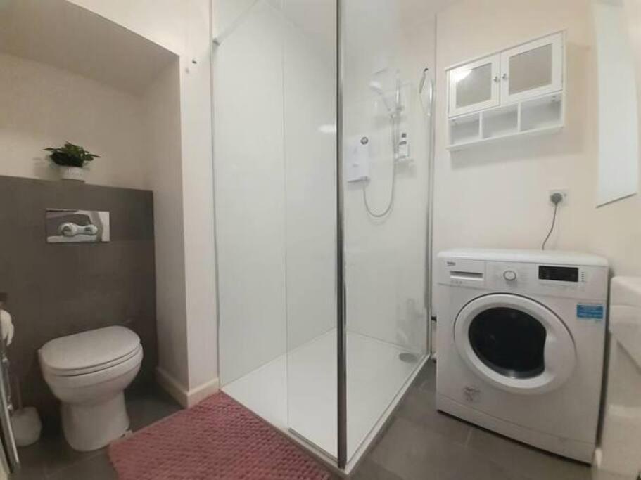 Cosy Flat in a Pretty Town.