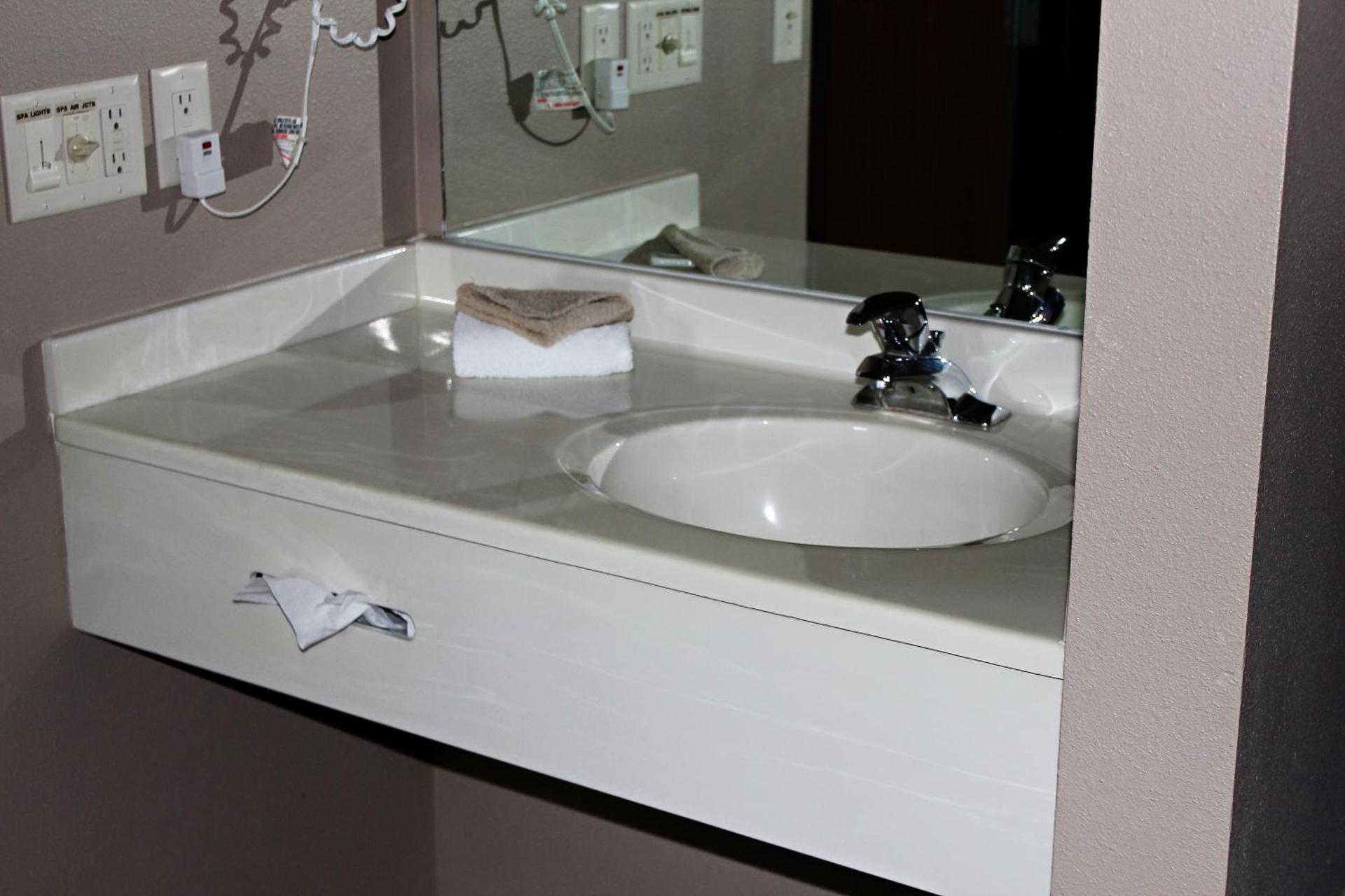 Capri Inn & Suites - Beatrice