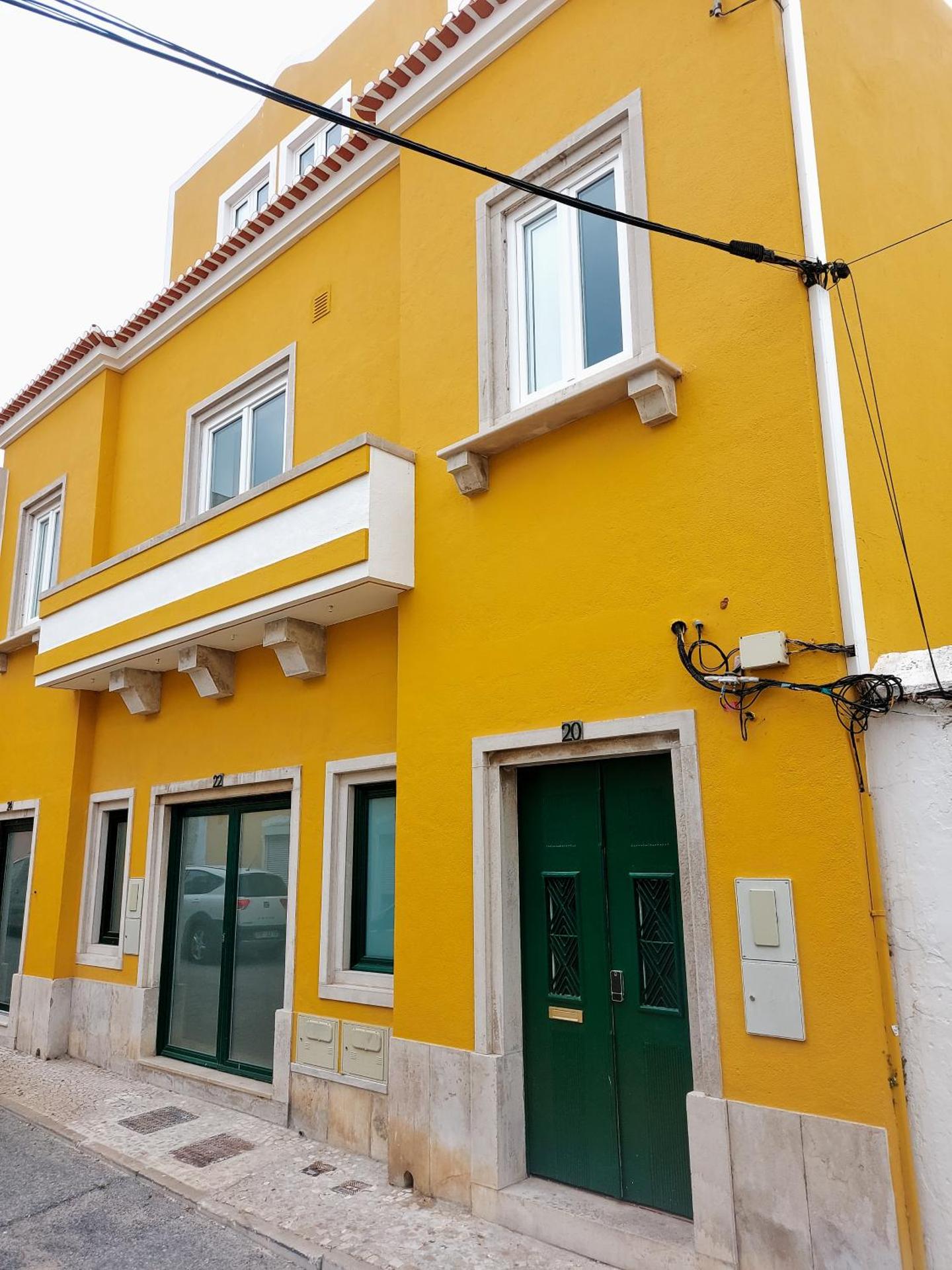 Wolley - Peniche GuestHouse