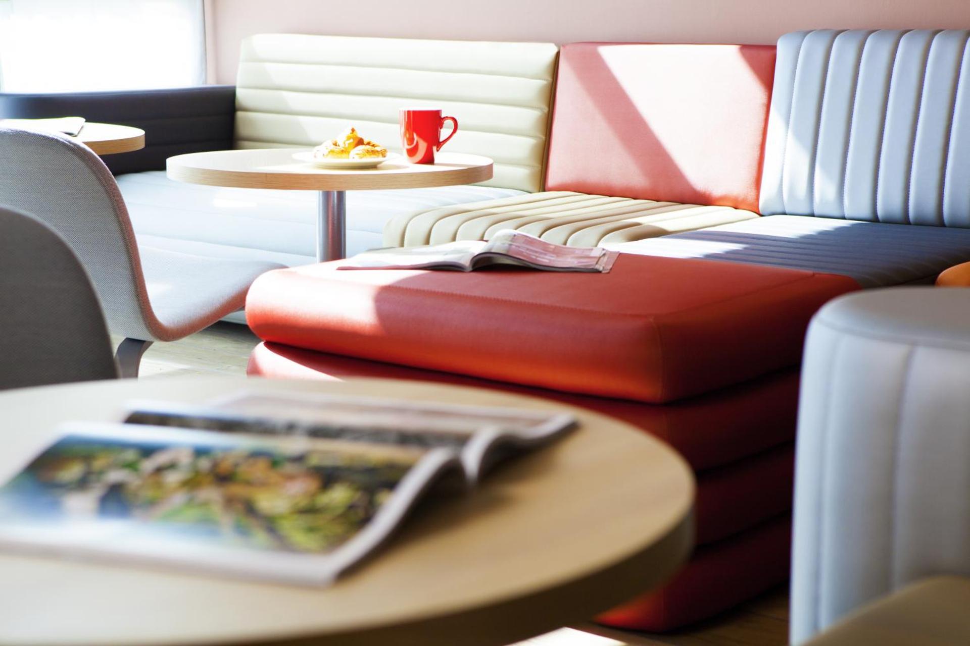 Communal lounge/ TV room