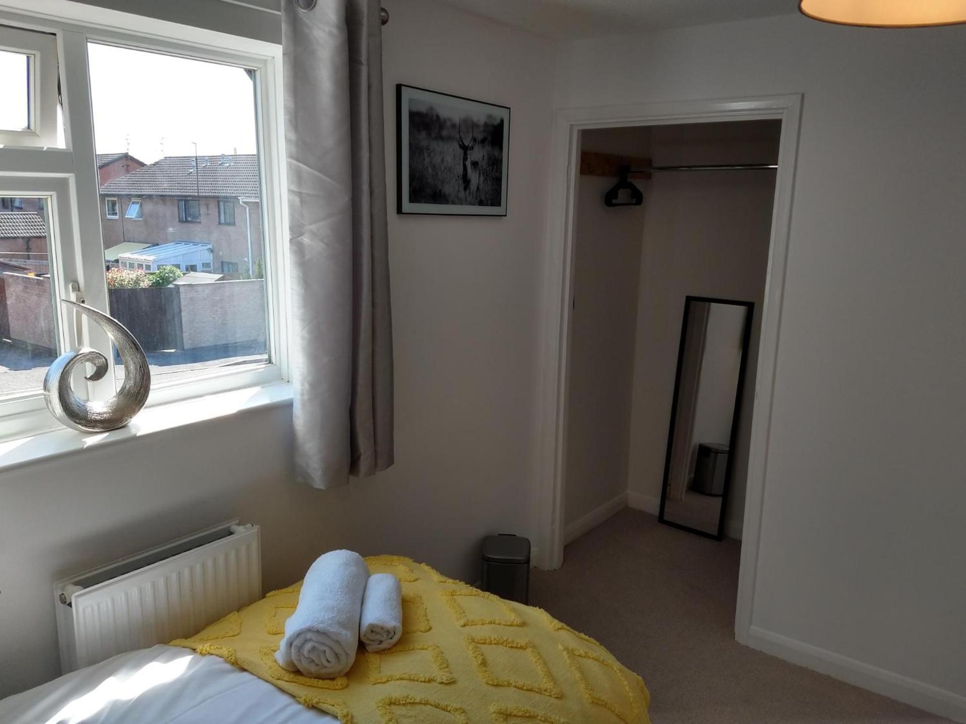 Stamford Redcot Gardens Stylish 2 bed Family town house with parking