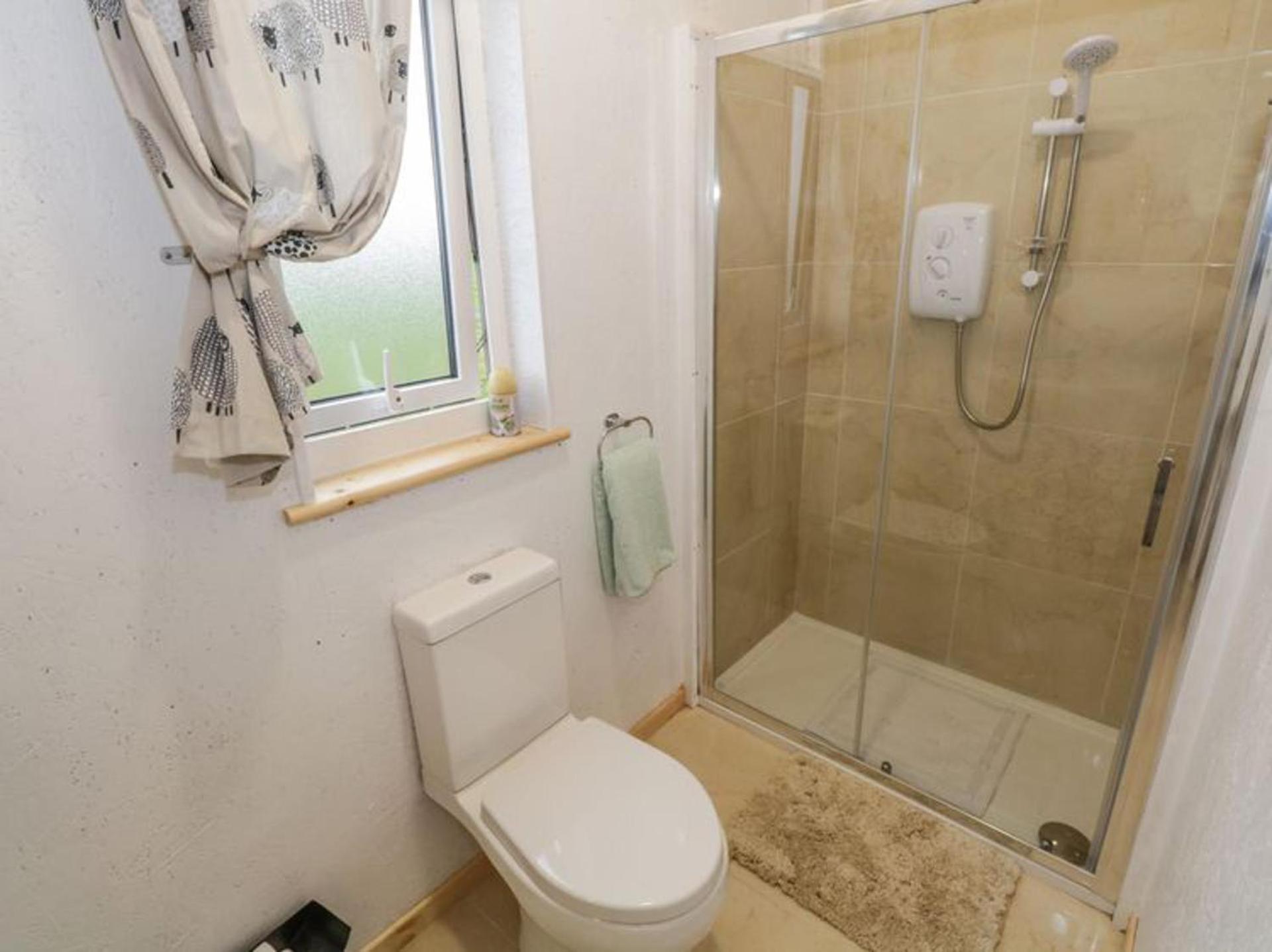 The Snuggly Sheep Shepherd Hut Campview Farm Stay