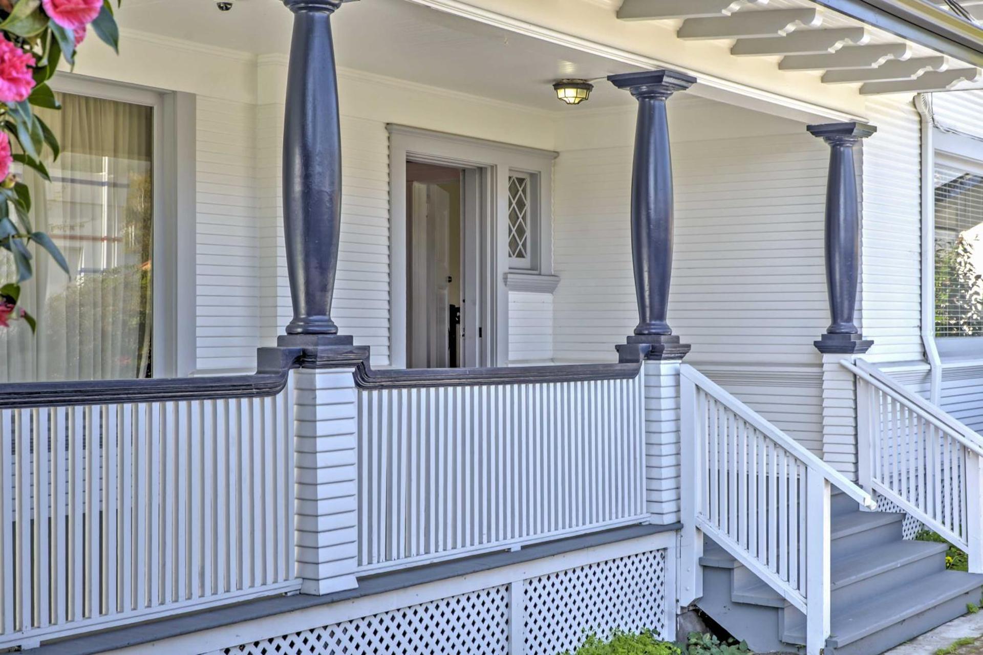 Carpinteria Apt with Hot Tub - 10 Min Walk to Beach!