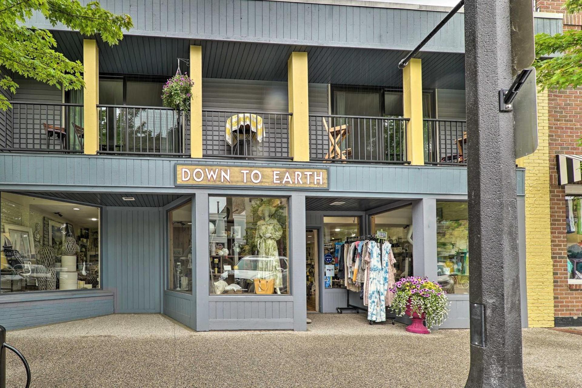 Cute Grand Haven Apartment Walk Downtown Streets!