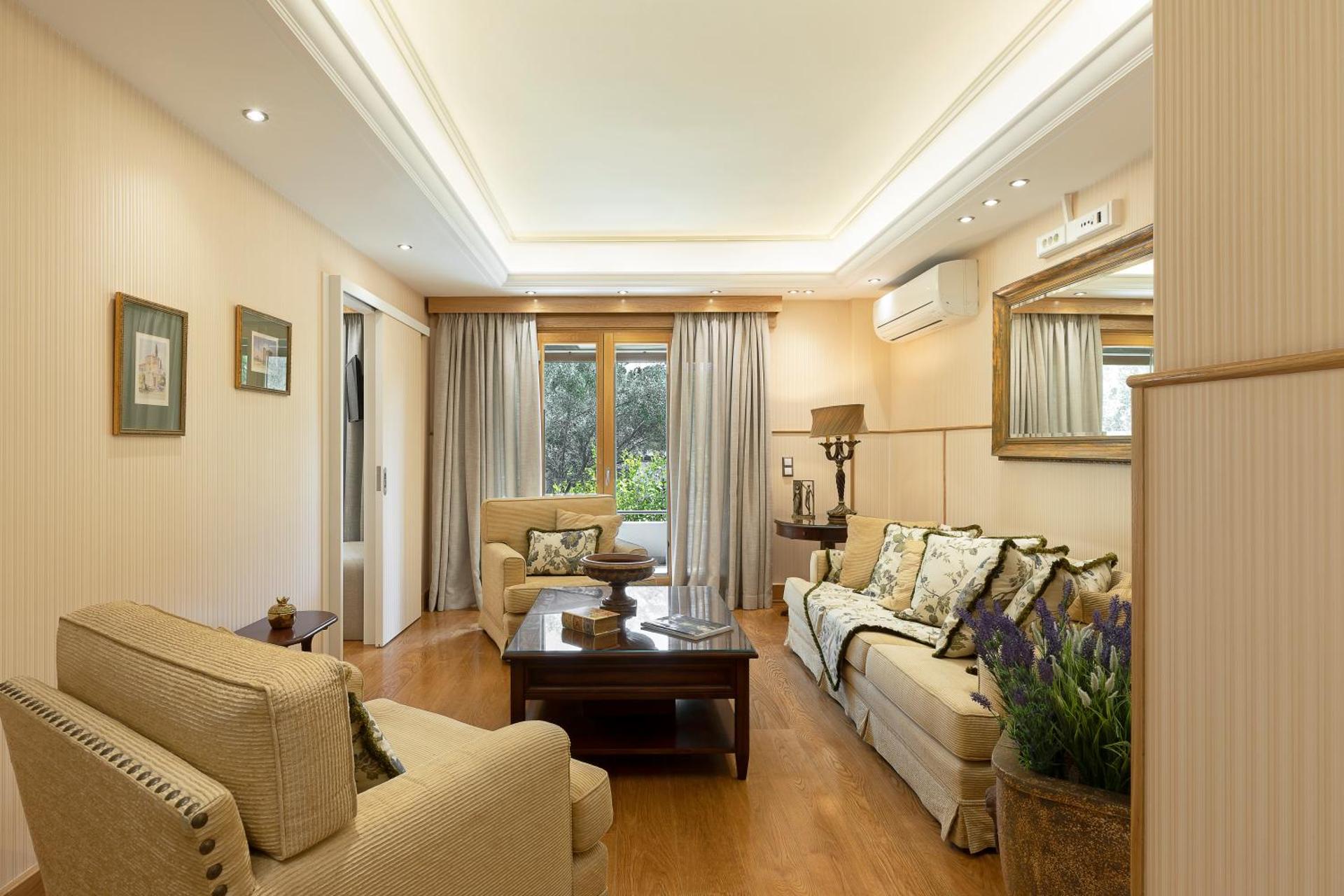 Vouliagmeni's Elegance by Acropolis Suites