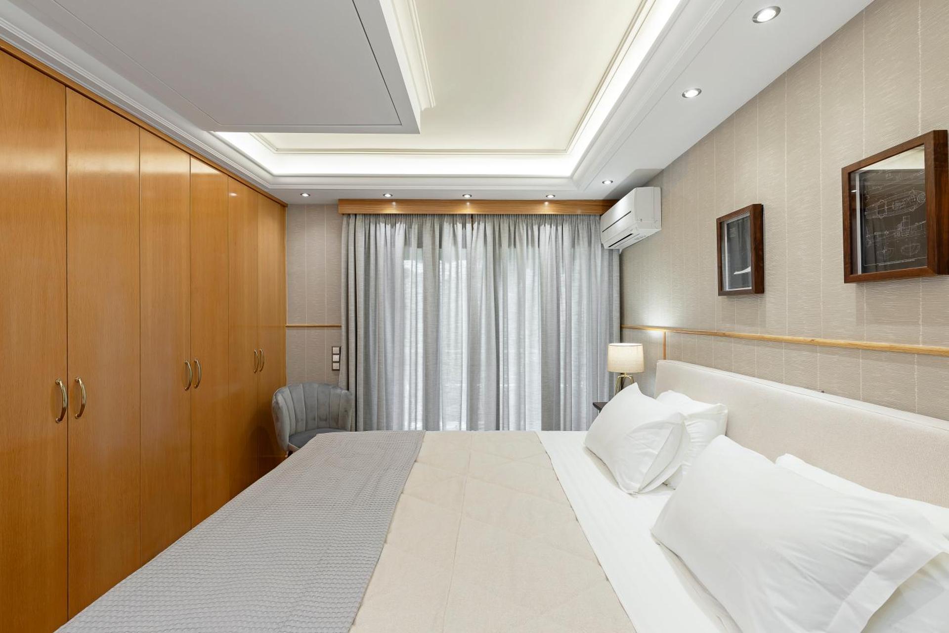 Vouliagmeni's Elegance by Acropolis Suites