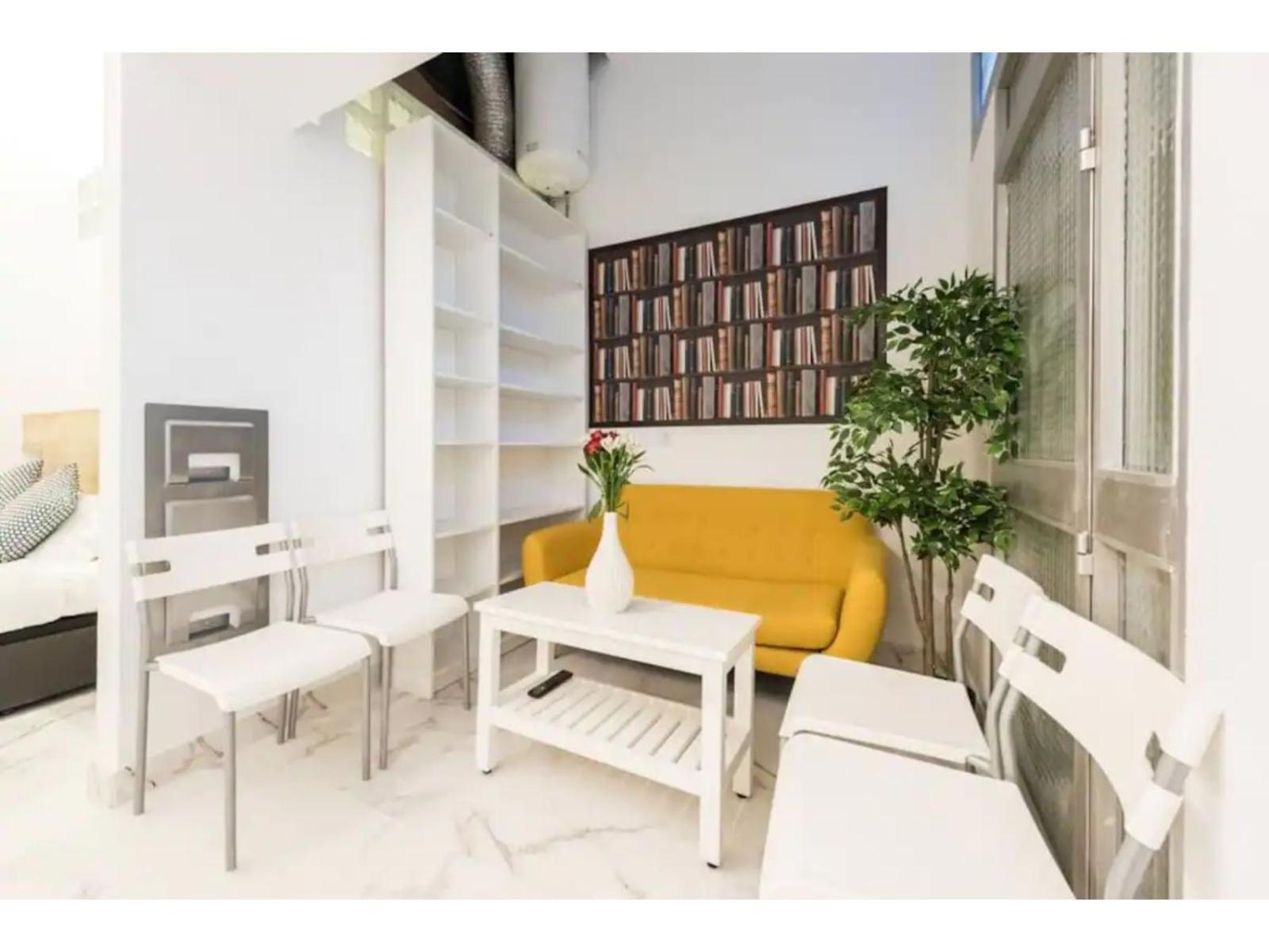 Little Cozy loft Madrid free street parking WIFI Barbadillo Bis