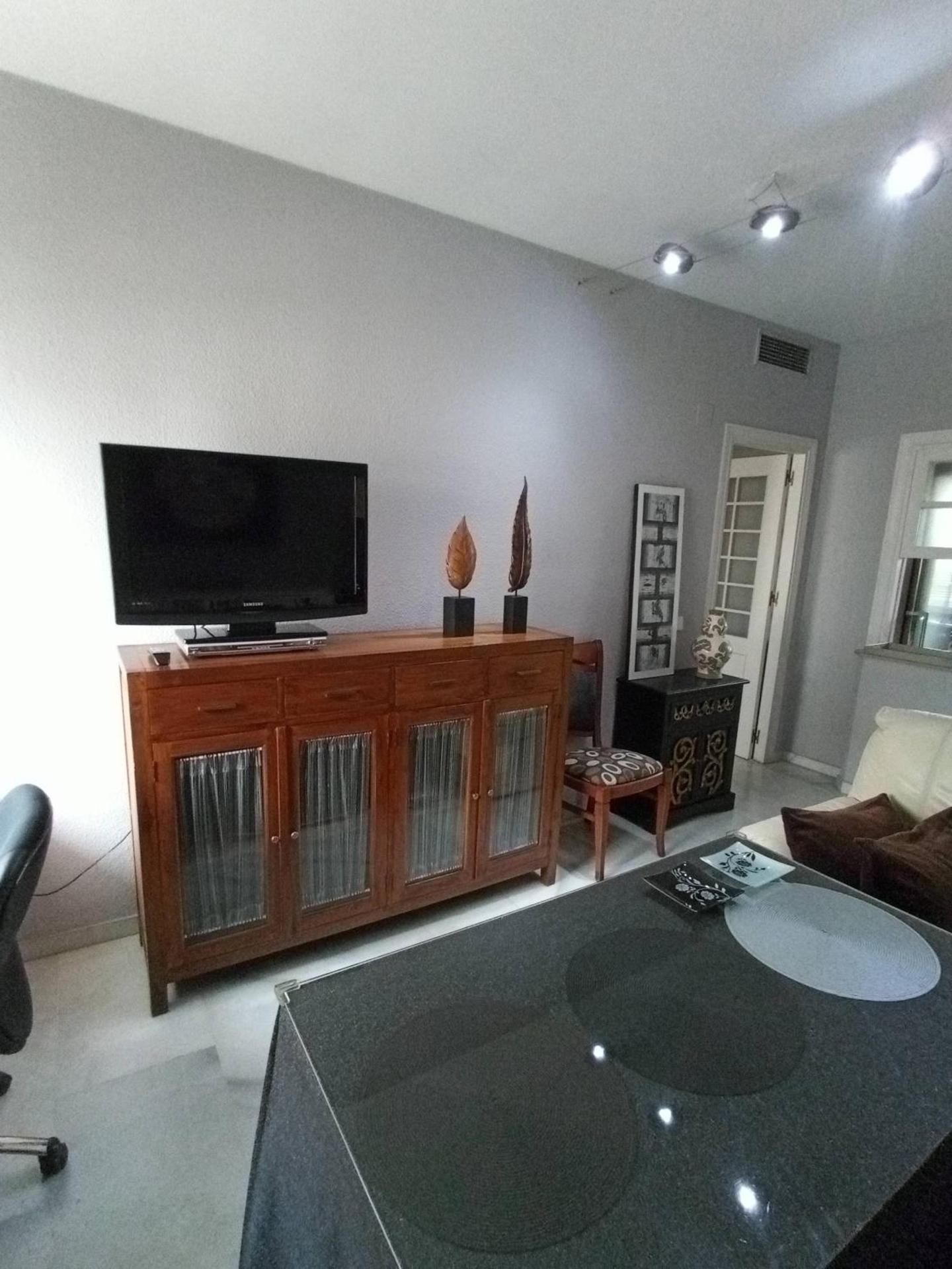 Cozy apartment & free parking