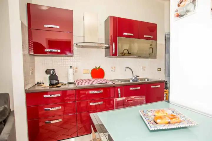 BILOCALE VISTA MARE CON POSTO AUTO