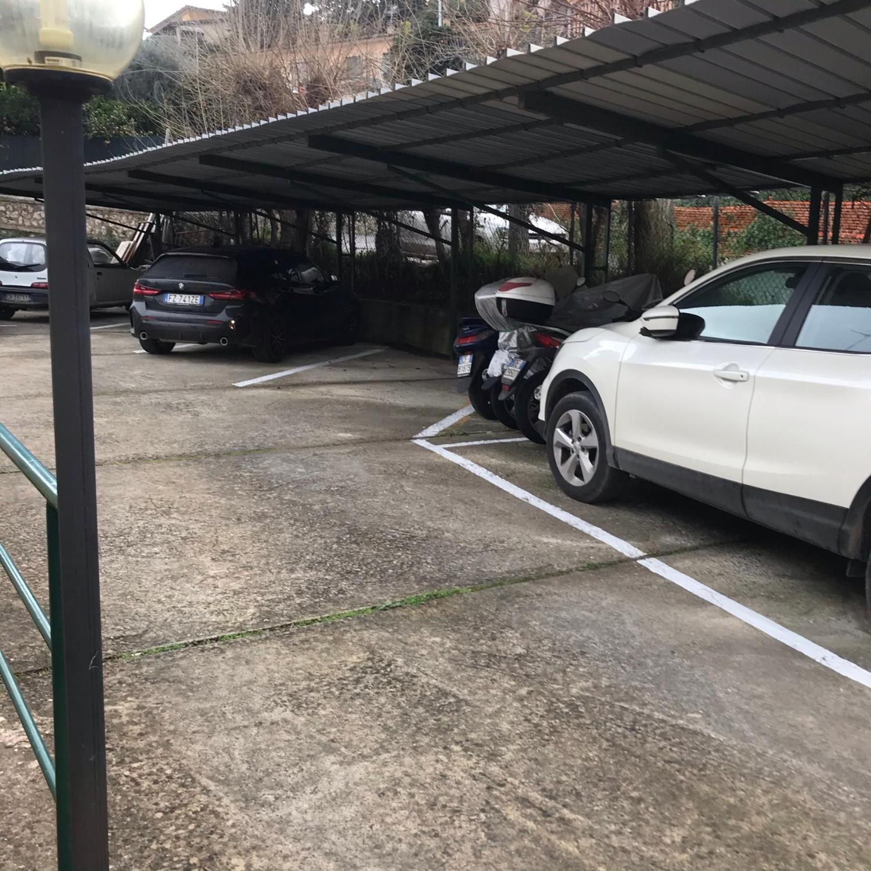 BILOCALE VISTA MARE CON POSTO AUTO