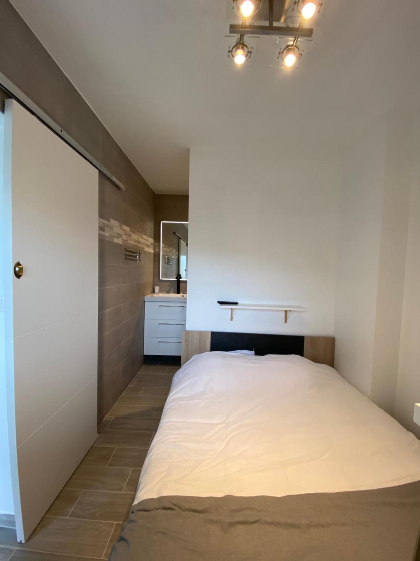 Superbe appartement rénové à neuf à 100m de la mer