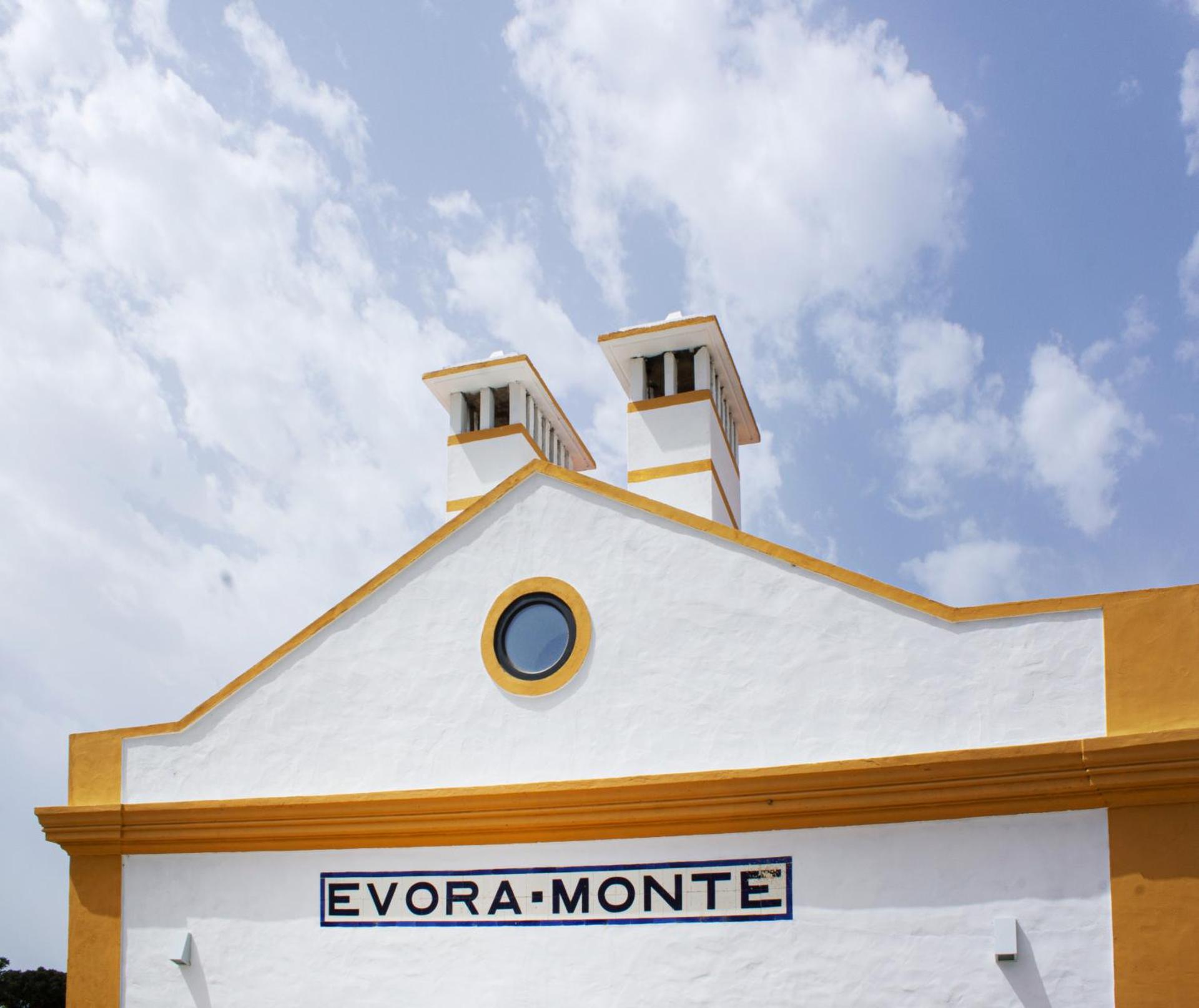 Casas do Apeadeiro de Evoramonte