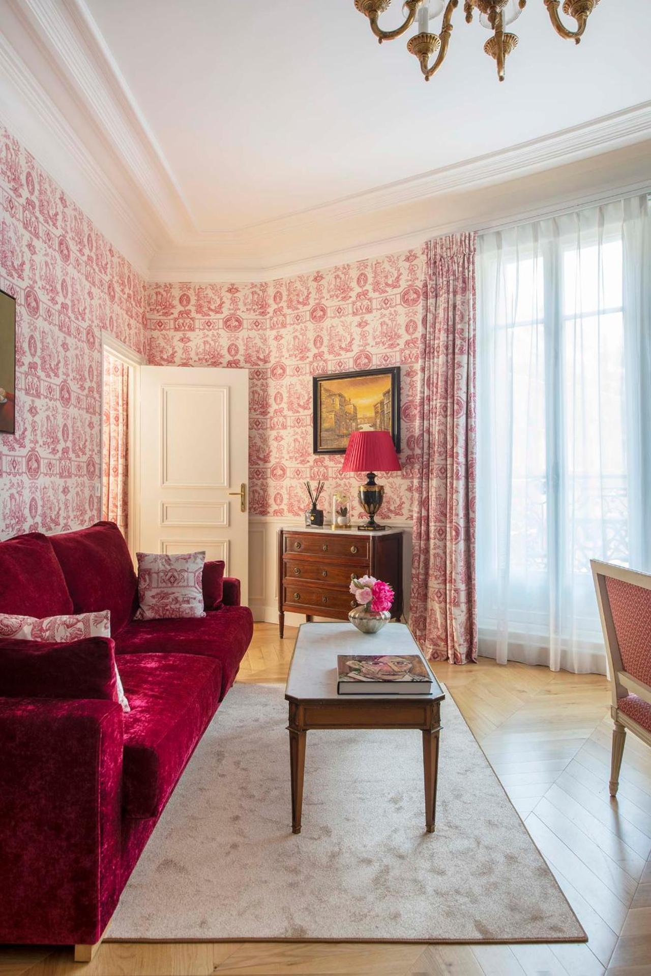 Communal lounge/ TV room