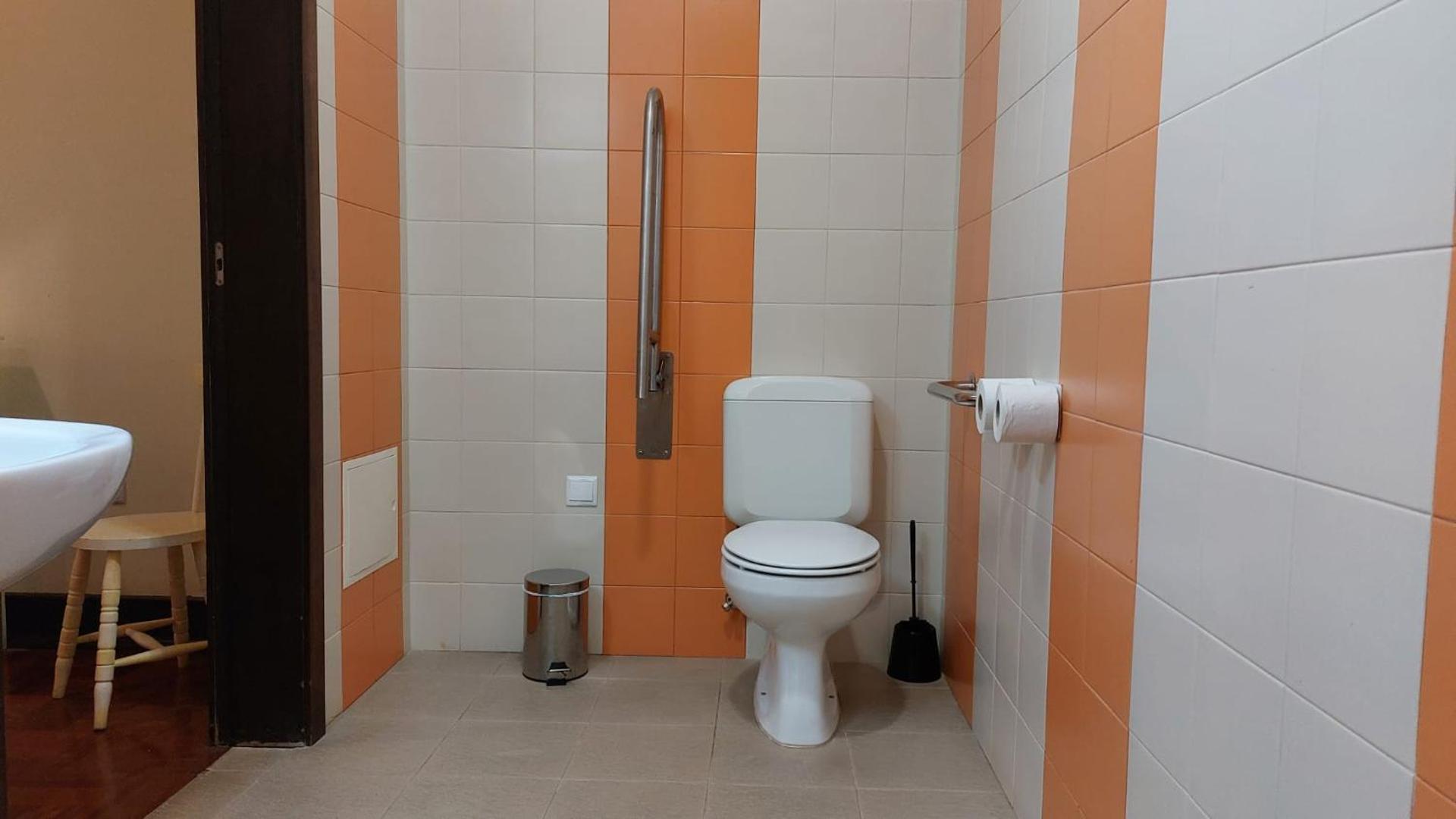 Double or Twin Room with Private Bathroom