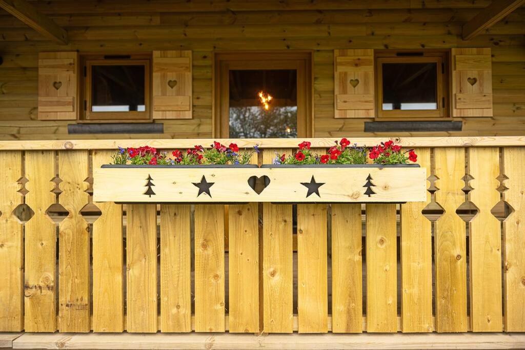 Luxury Log Cabin with a Hot Tub