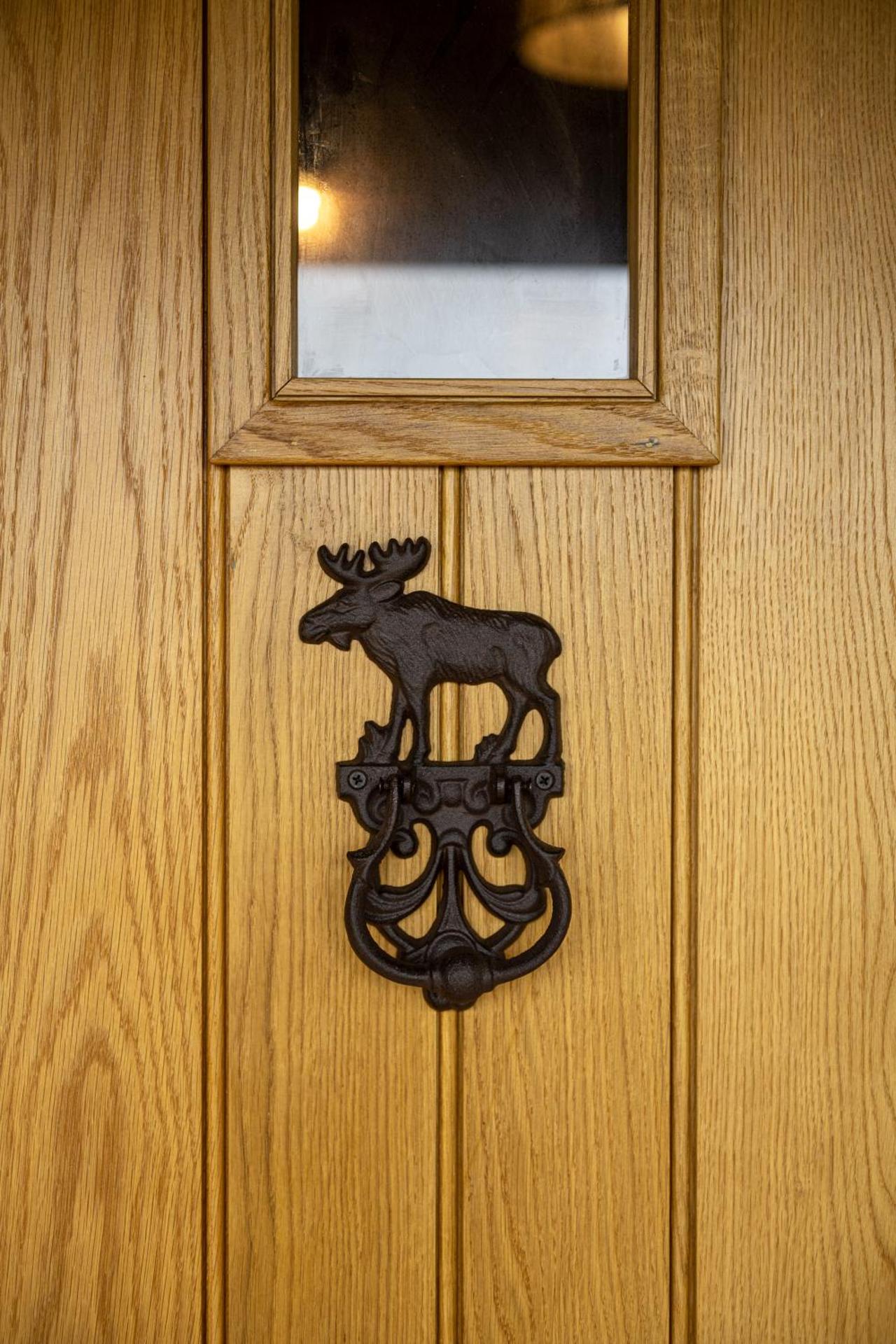 Luxury Log Cabin with a Hot Tub