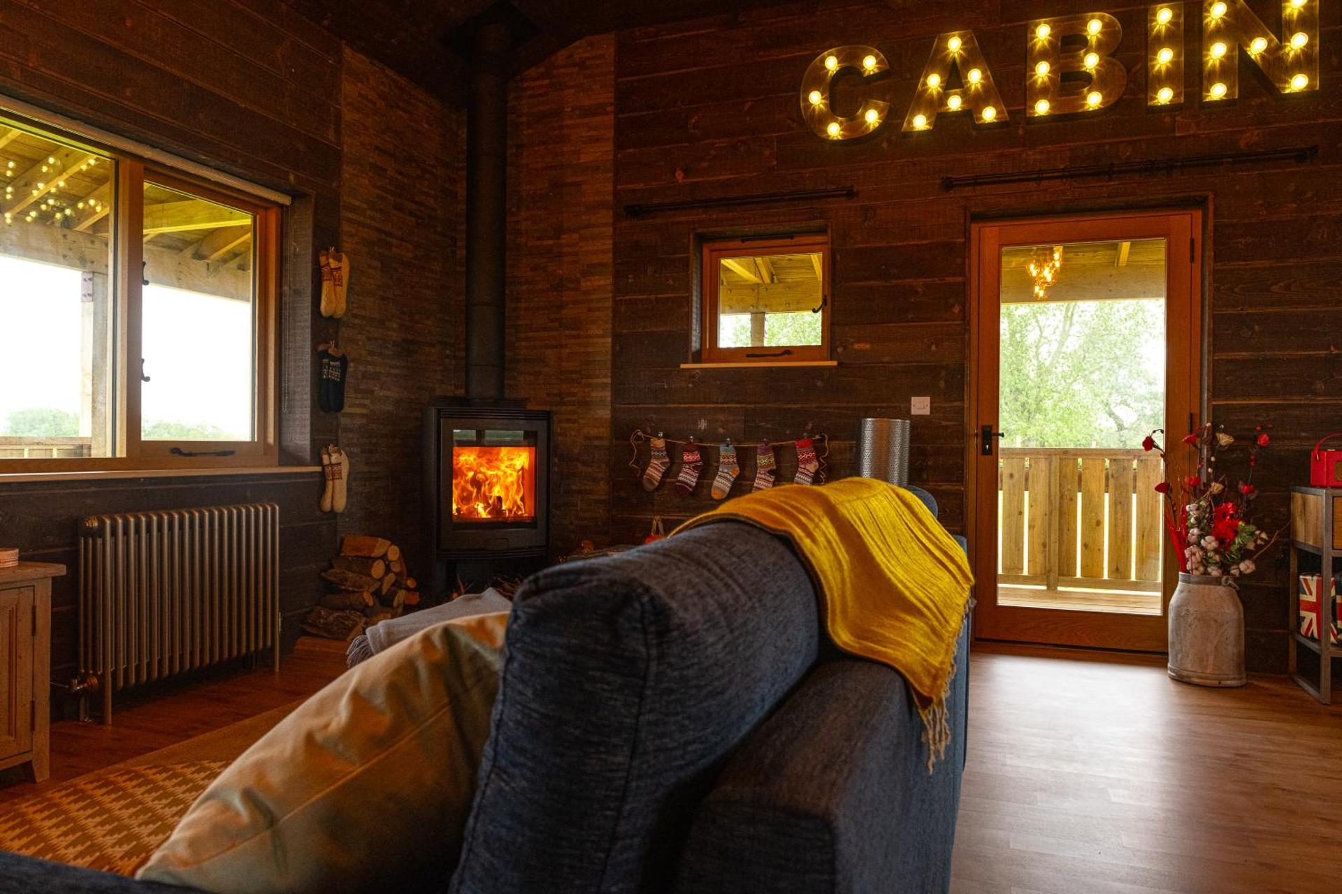 Luxury Log Cabin with a Hot Tub