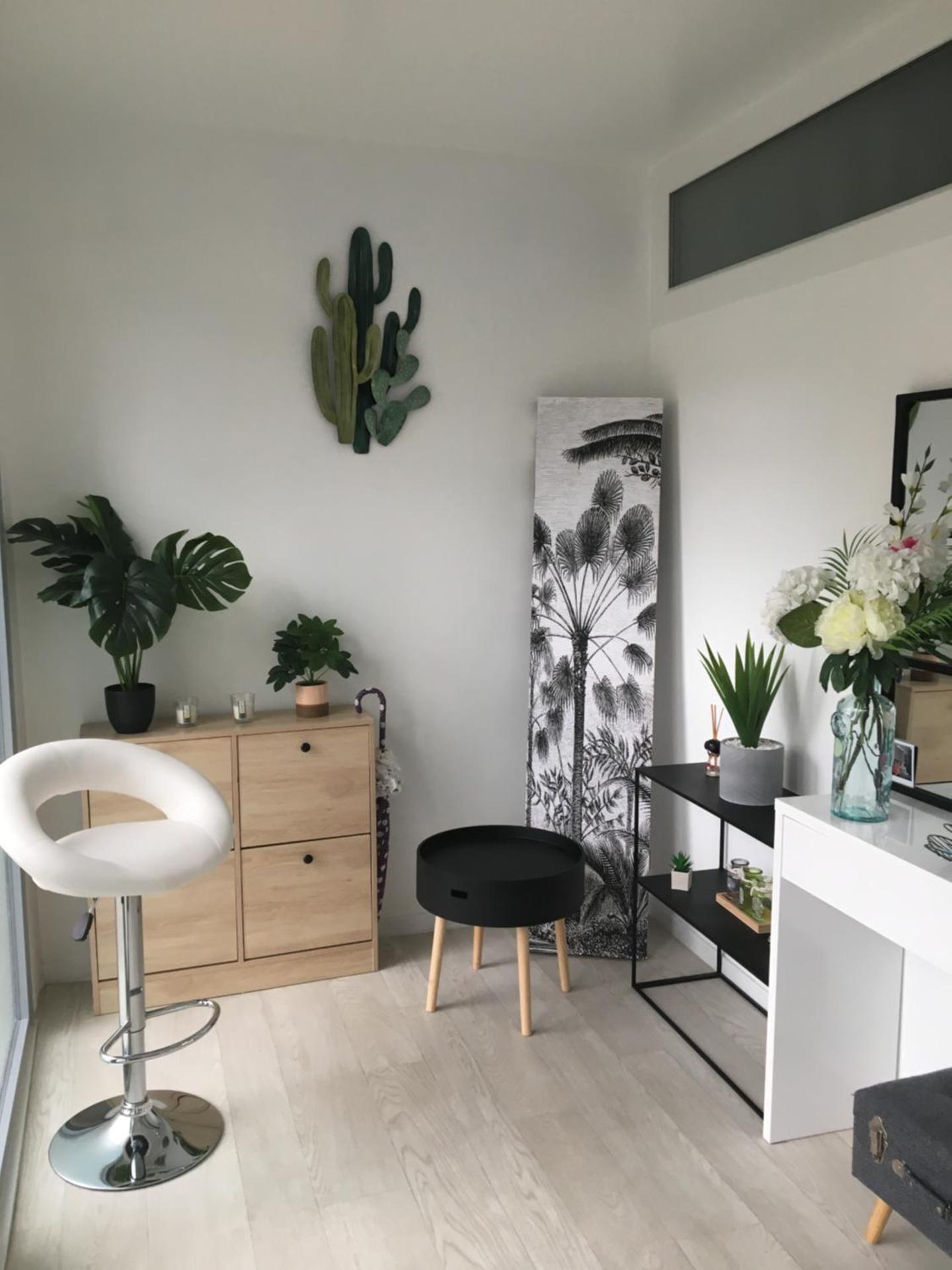 Chambre privée face à la gare