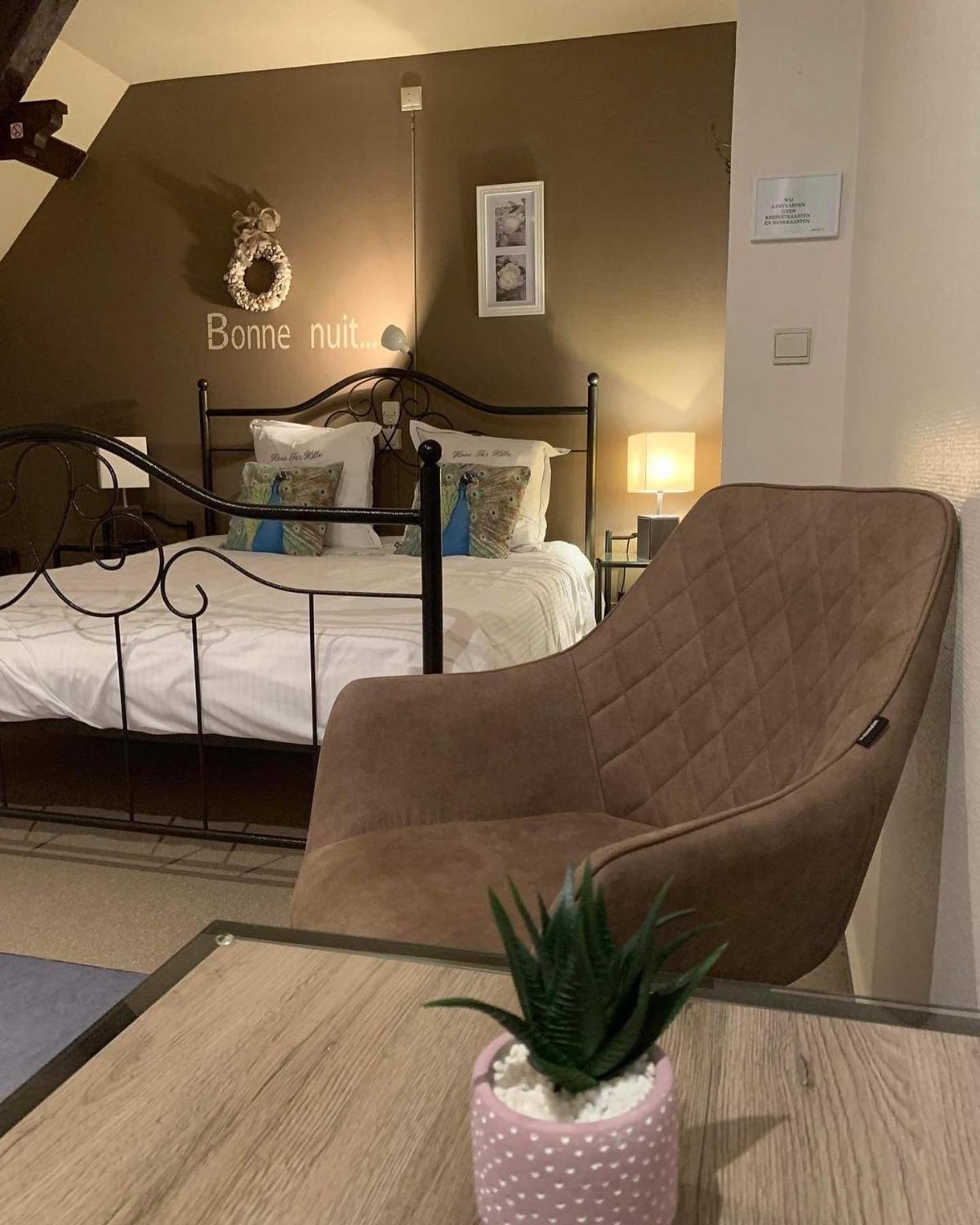 Family Room (2 Adults + 2 Children)