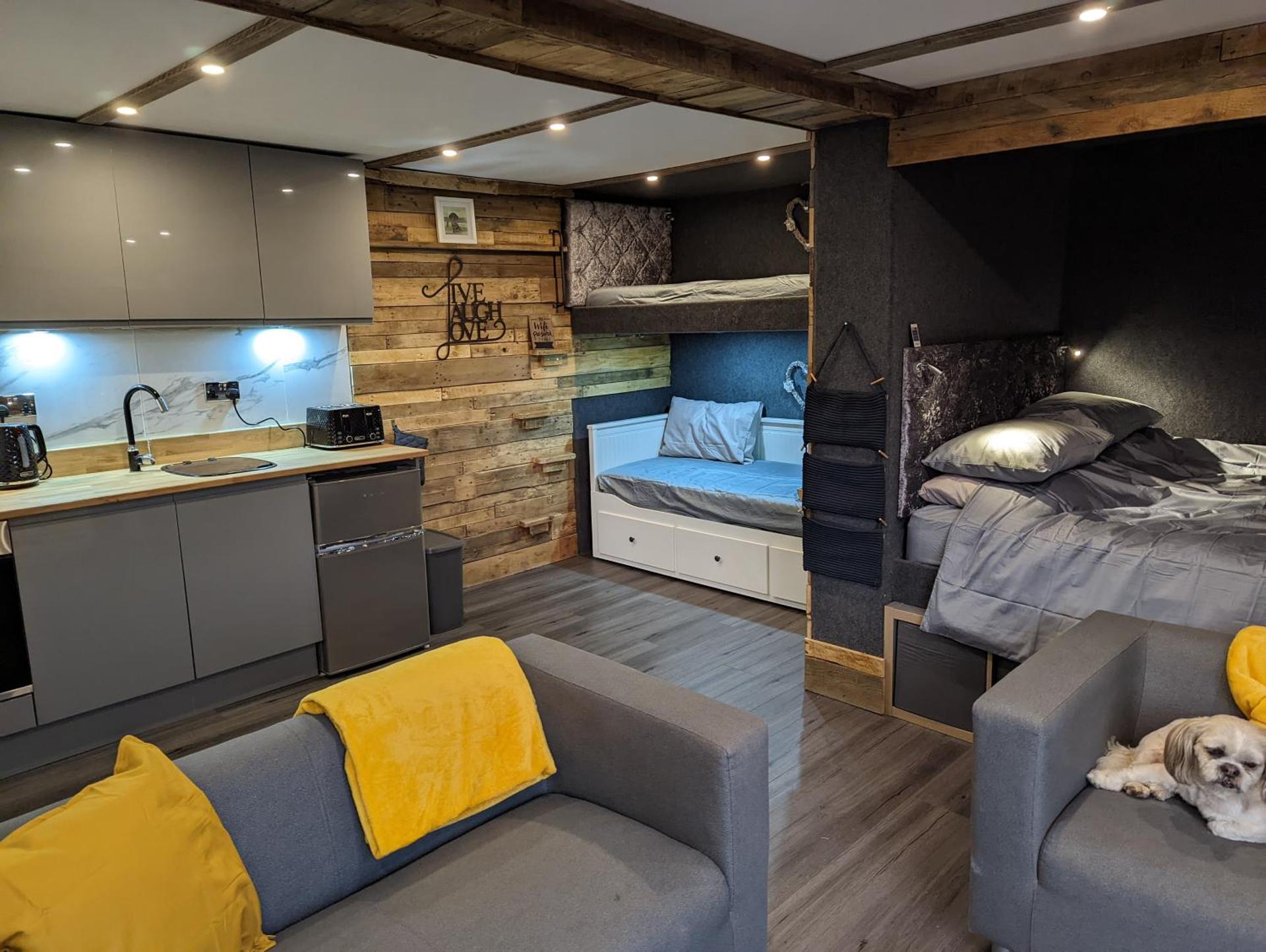 Kitchen or kitchenette