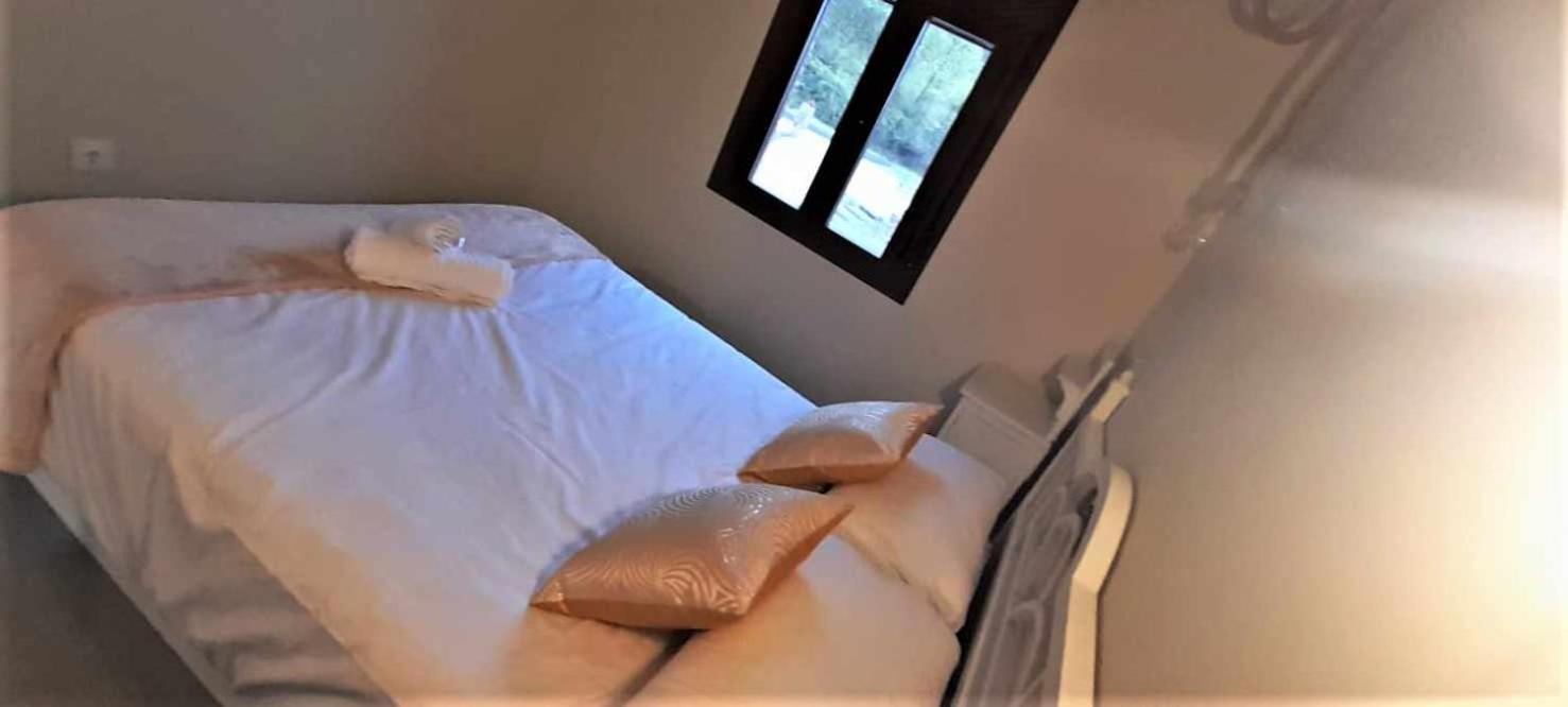 Apartment with Mountain View