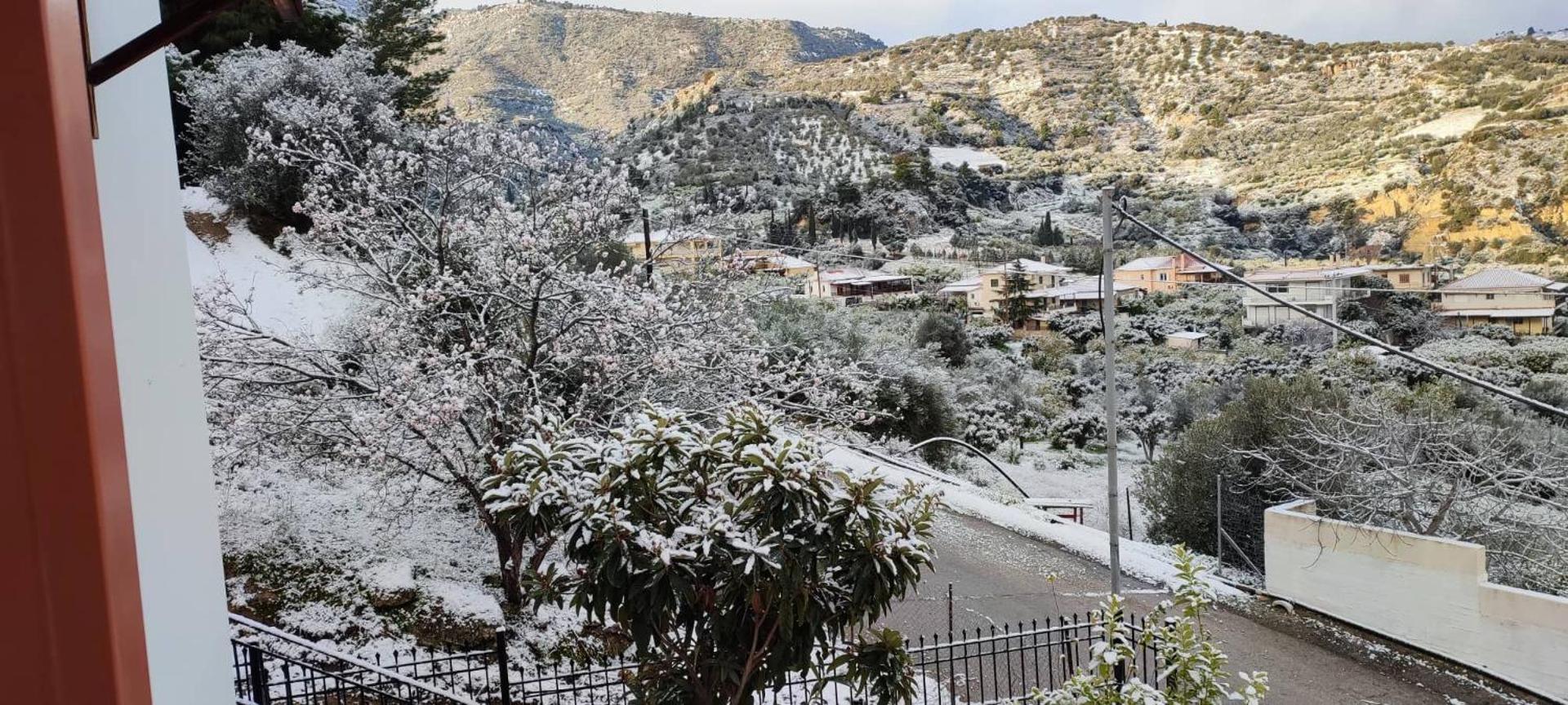 house with sea and mountain view