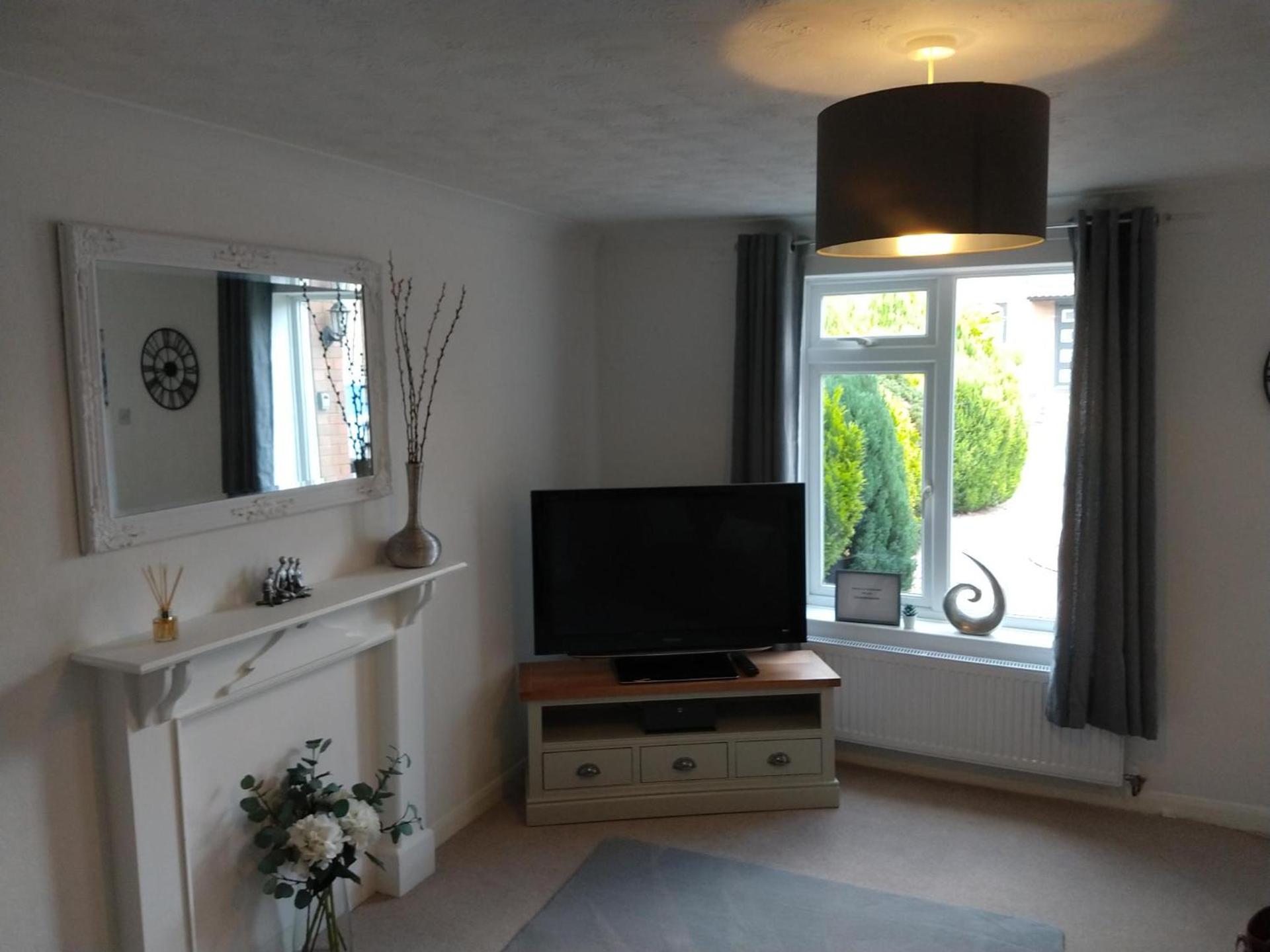 Stamford Redcot Gardens Stylish 2 bed Family town house with parking