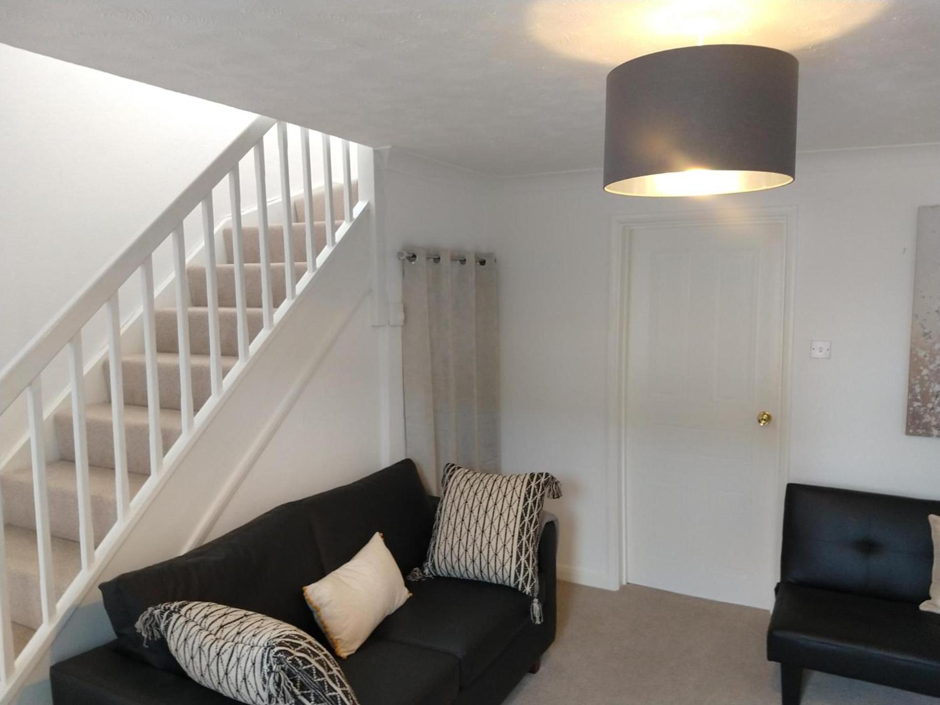 Stamford Redcot Gardens Stylish 2 bed Family town house with parking