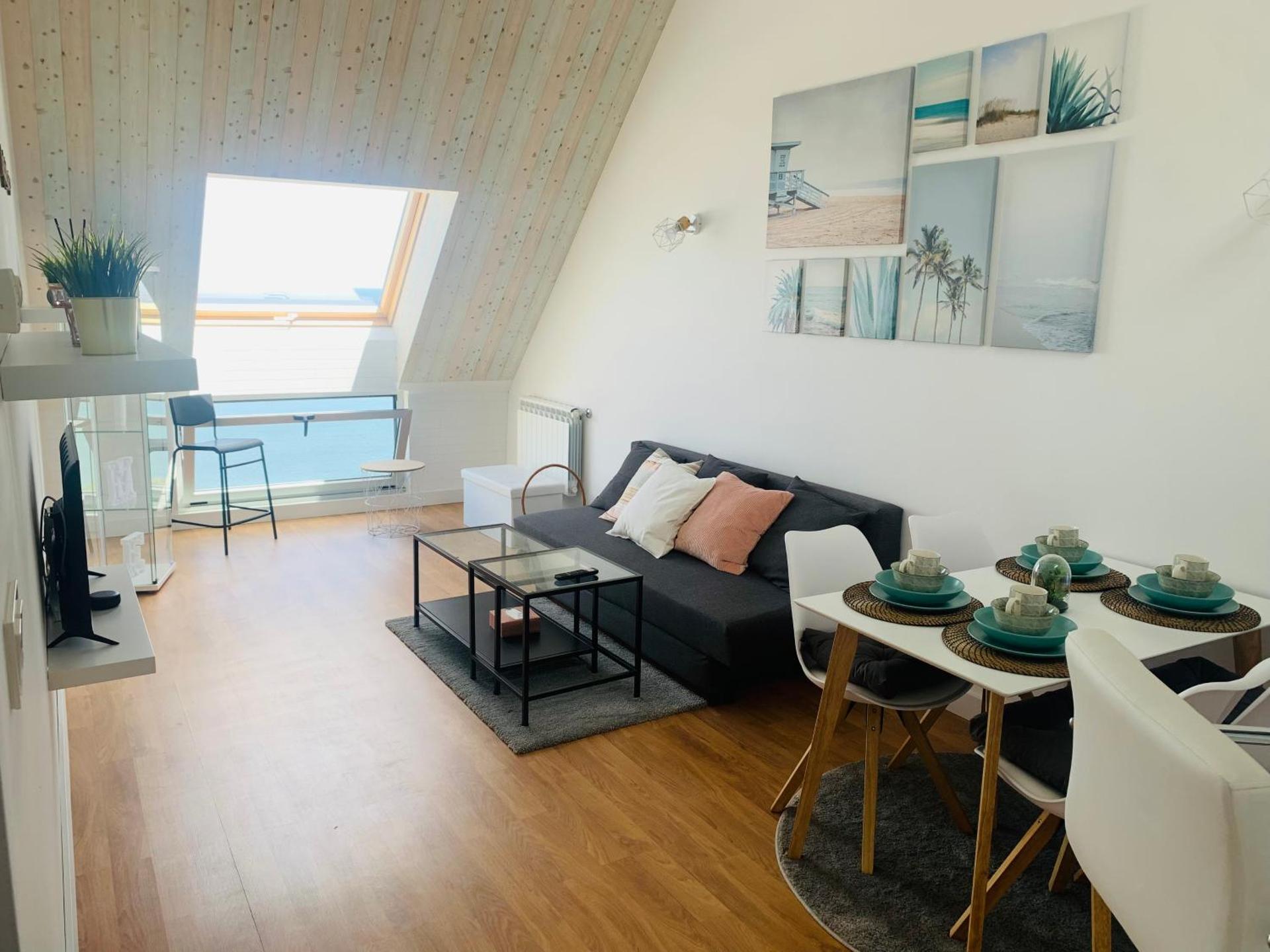 Apartamentos LAMAROSA -ATICO ,Vistas al Mar Cantabrico PARKING