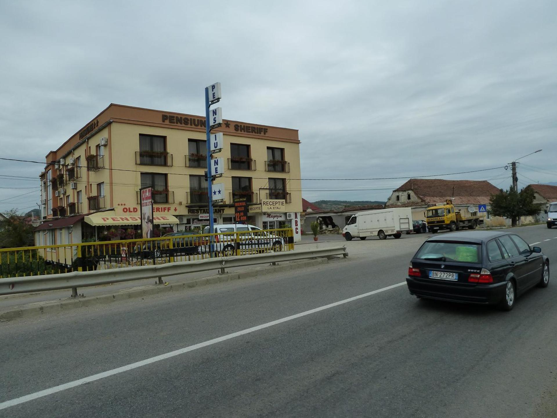 Facade/entrance