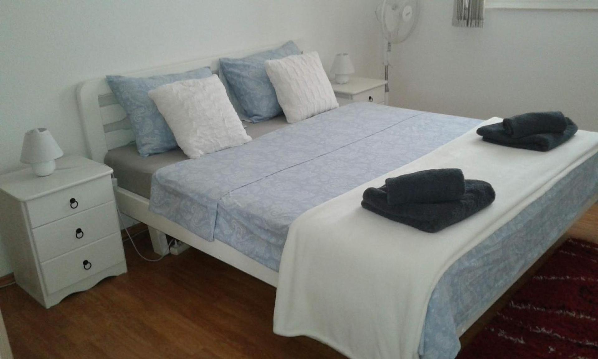 Apartment Vrljika,with private pool,bikes,garage