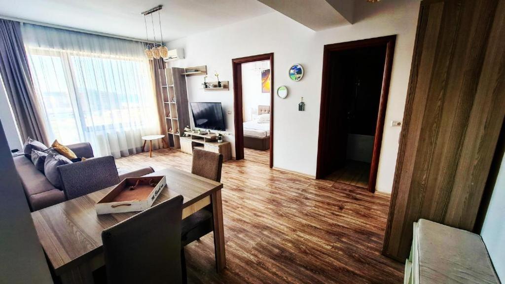 SeaView Cancun Apartments Summerland Mamaia