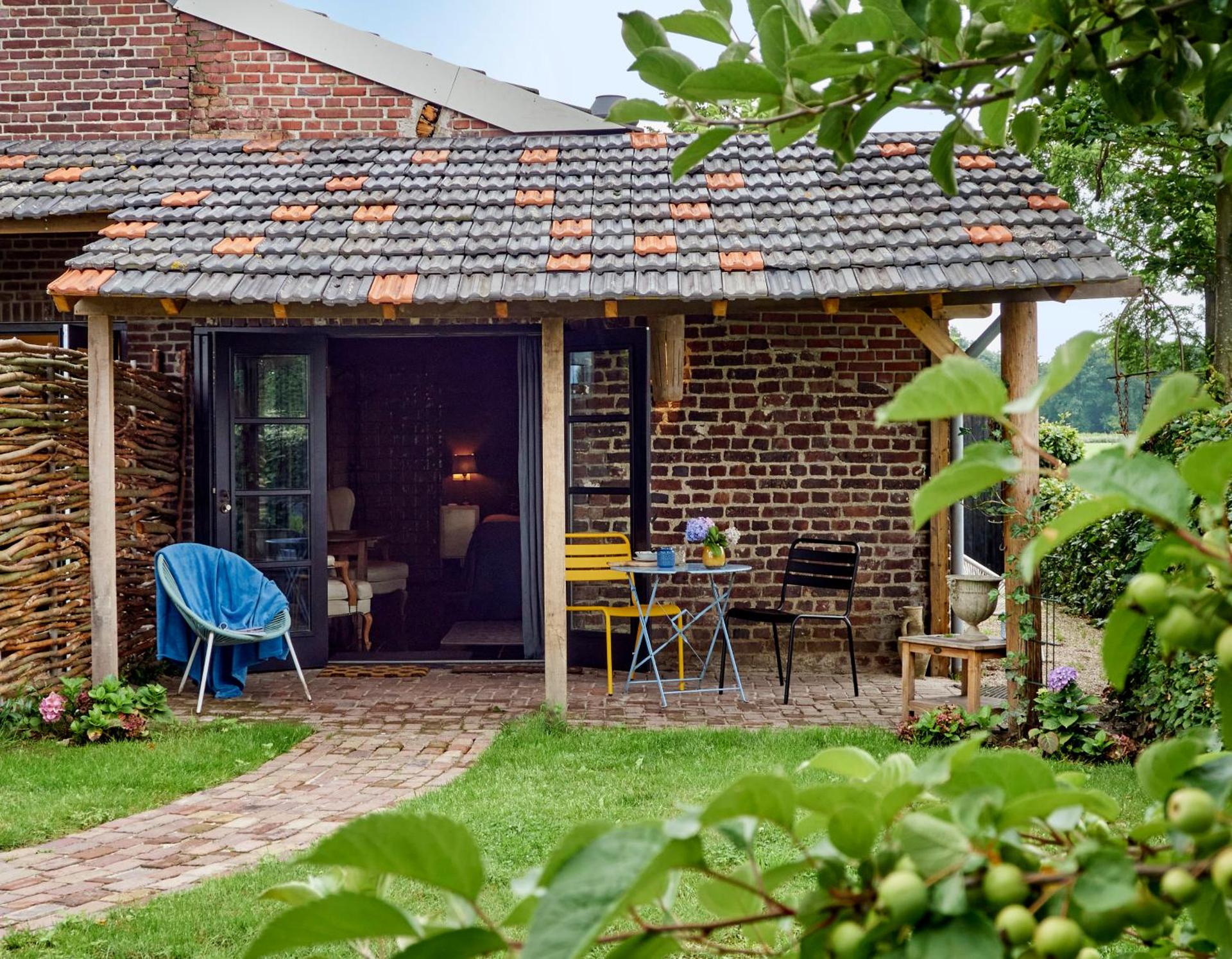 Queen Room with Garden View